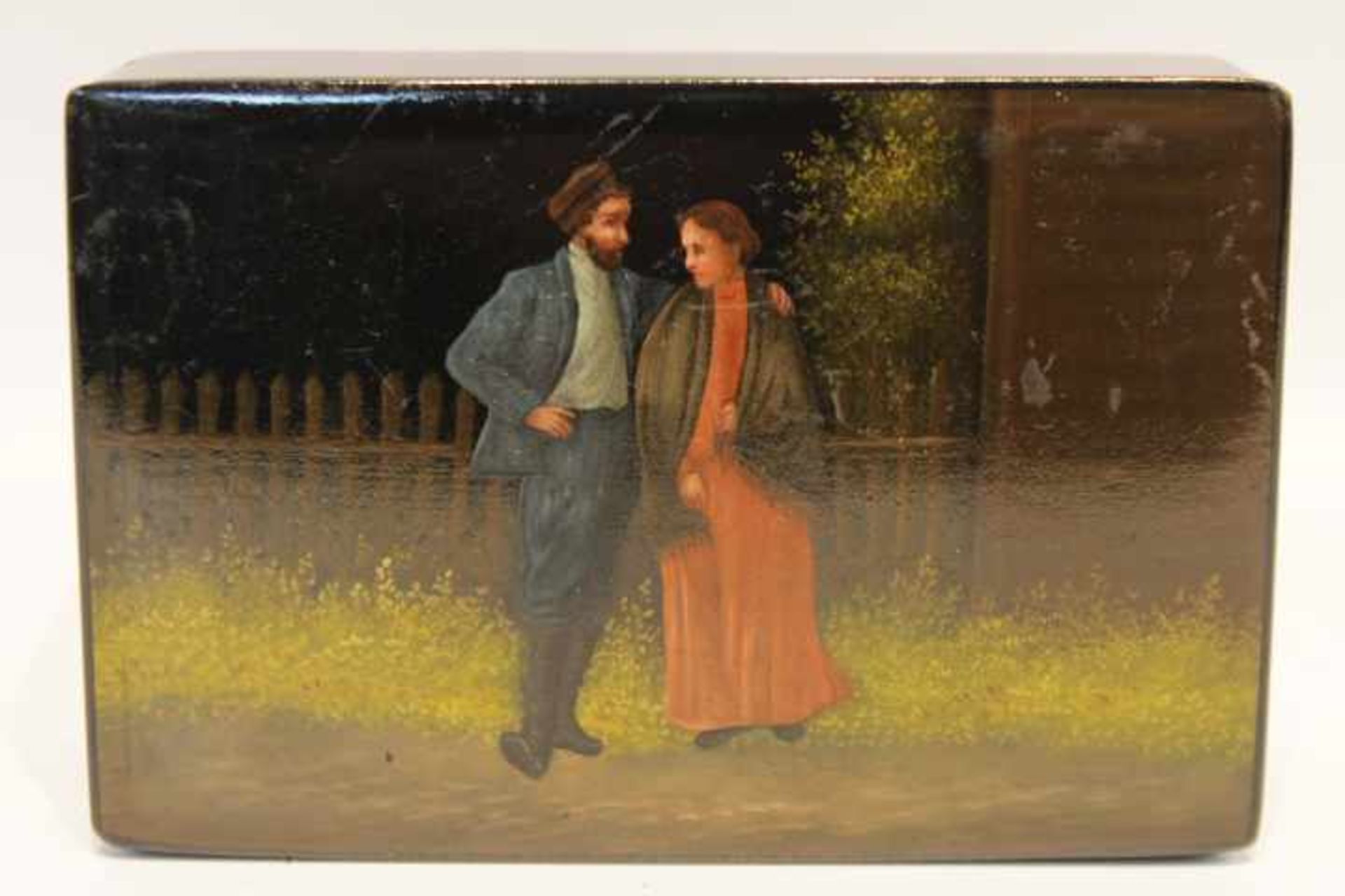 Russische Lackdose« Mit Liebespaar »wohl Verlobungsgeschenkwohl um 192013,5 x 9 x 4cm