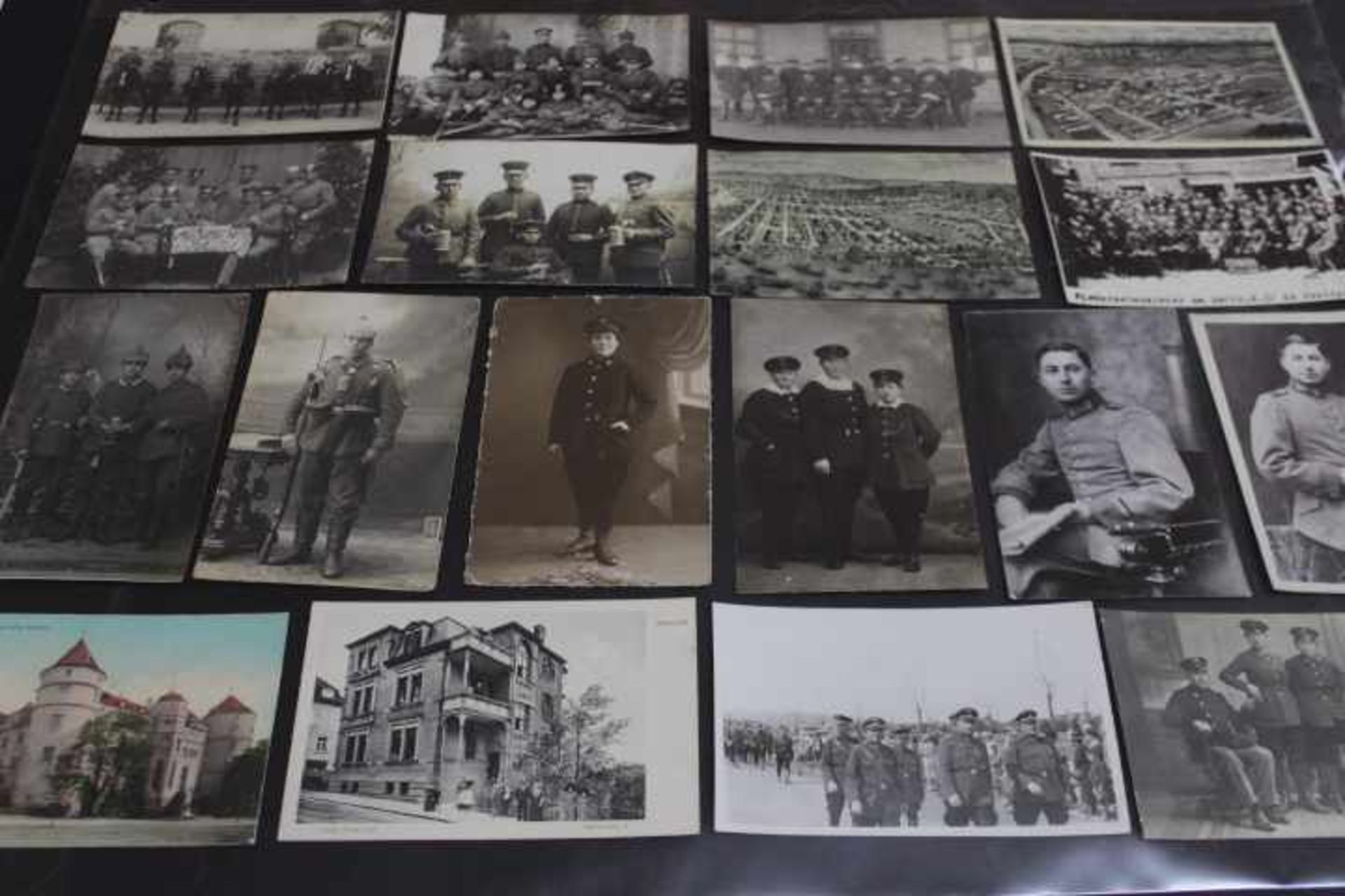 Konvolut Postkartenüberwiegend Militär Kartenum 1900 teils gelaufen39stck.