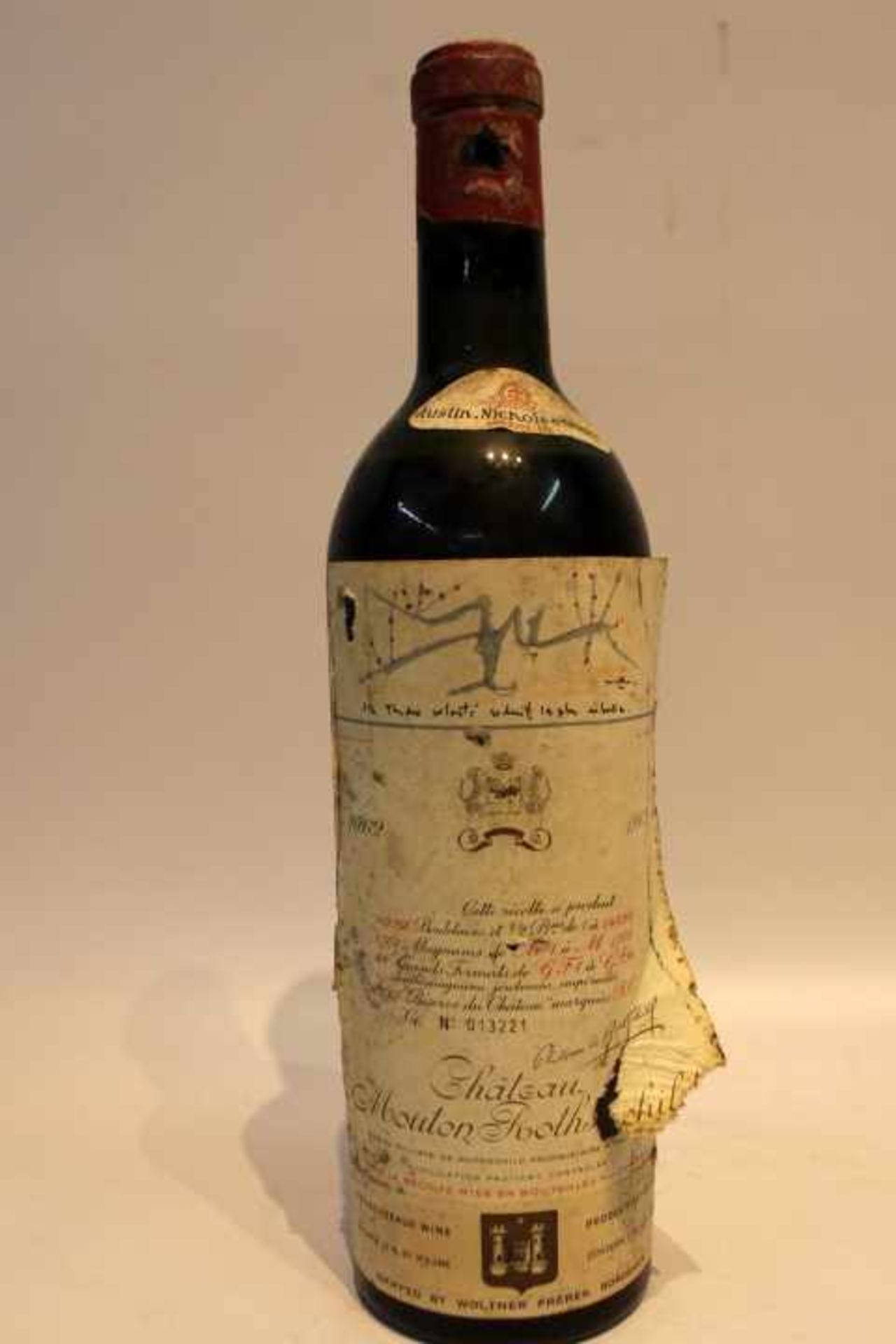 Rothschild Chateau MoutonOriginal Abfüllung von 1962Flasche Verschlossenminimaler