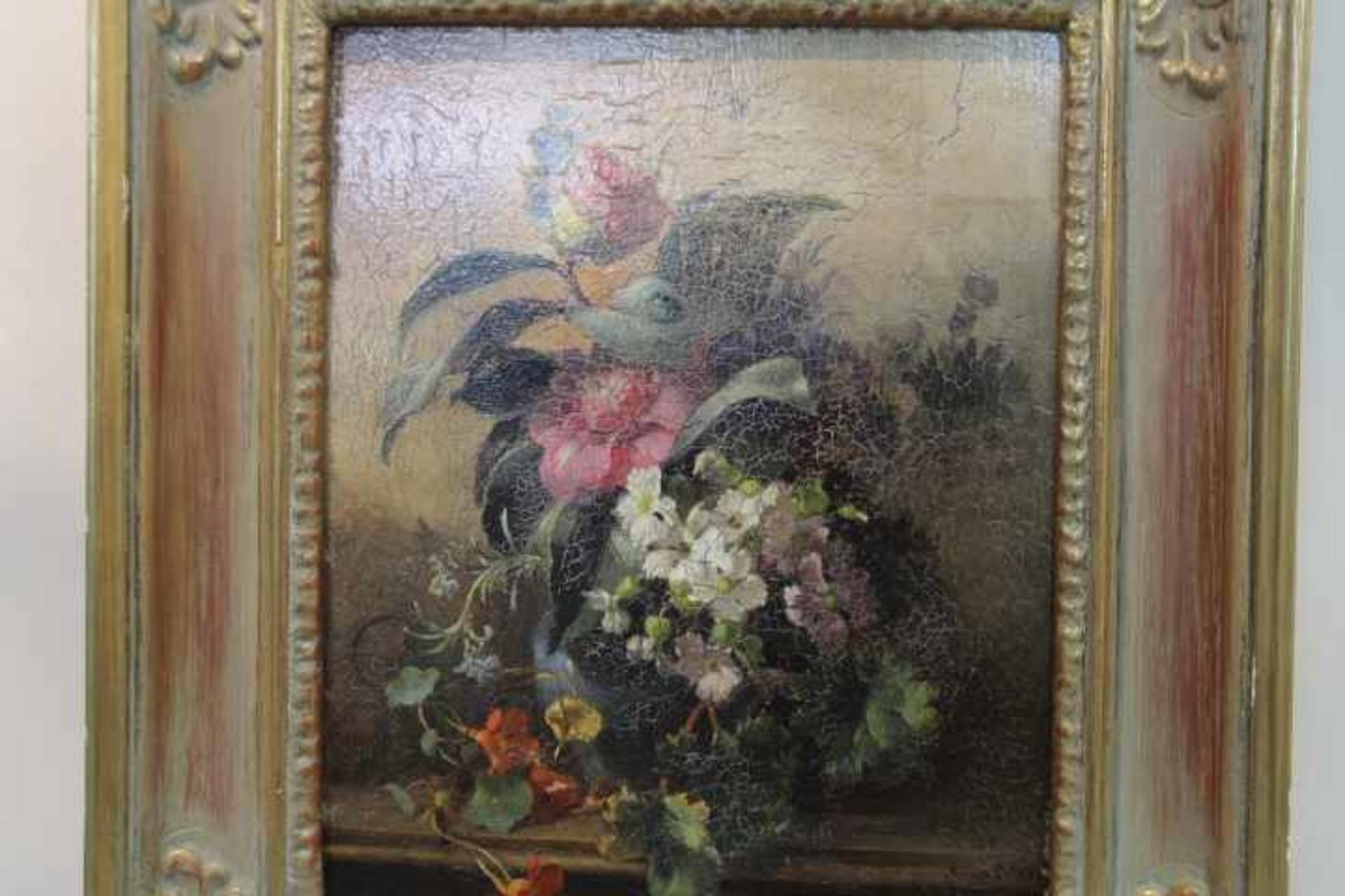 Peters Anna 1843-1926 ? » Blumen in Vase « Starke Craquele Öl / Holzplatte Rs.Alter Klebezettel - Bild 2 aus 2