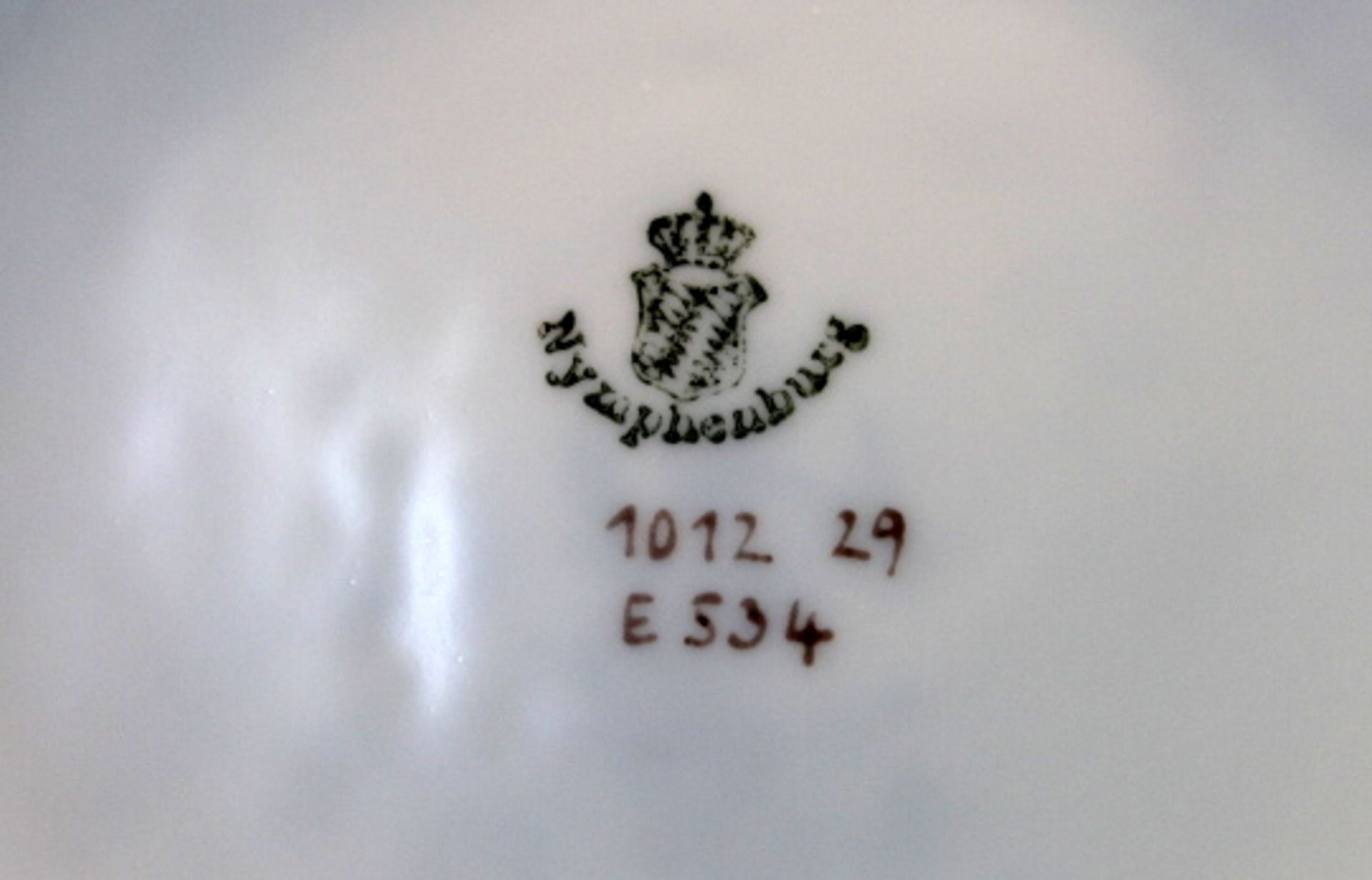 Nymphenburgumfangreiches KaffeeserviceKaffeekanne,Zuckerdose,Milchkännchen,Kuchenplatte,16 Tassen, - Image 2 of 2