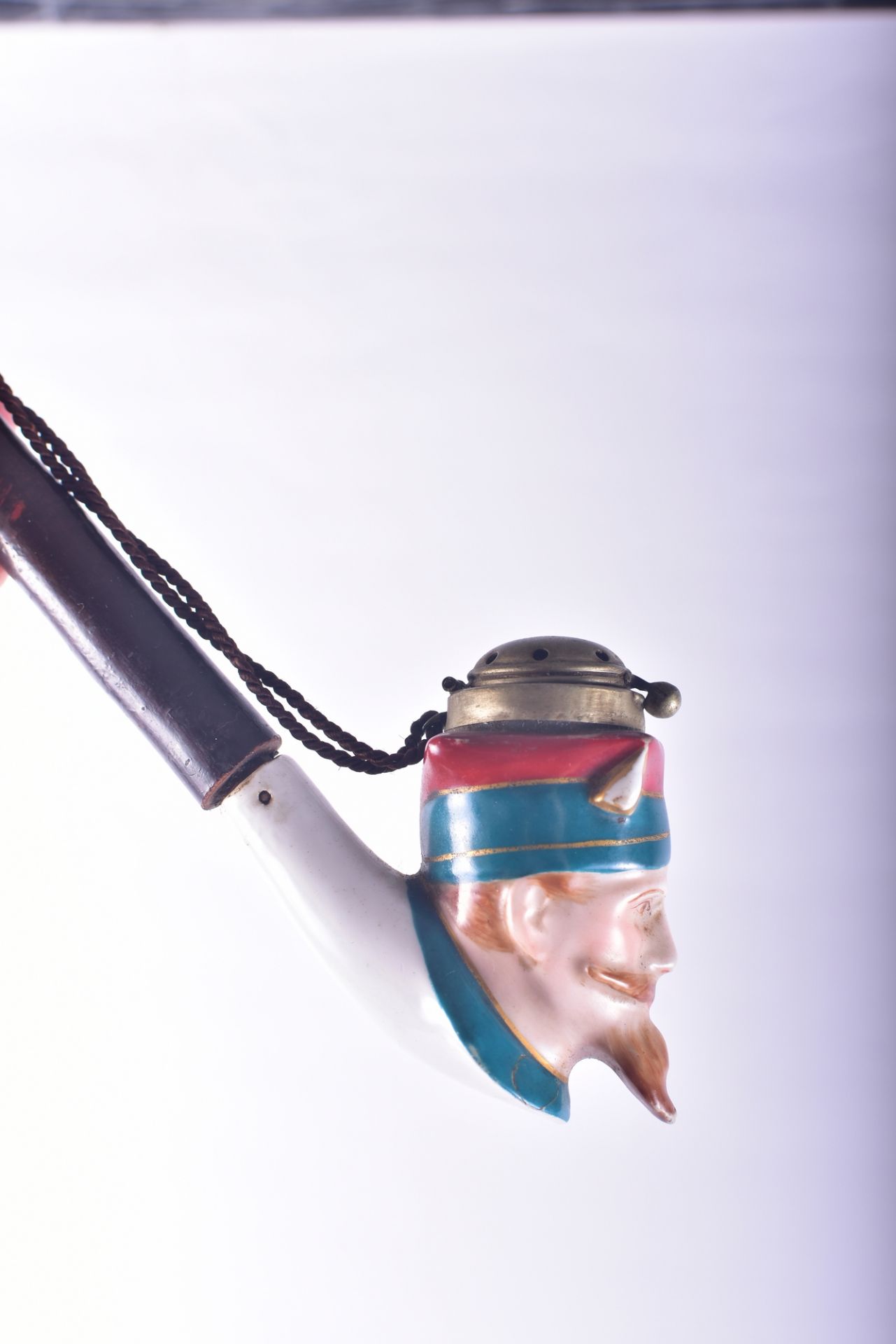 Pfeife mit Pfeifenkopf aus Porzellan als französischer Soldat, handbemalt, Pfeifenstab aus einem