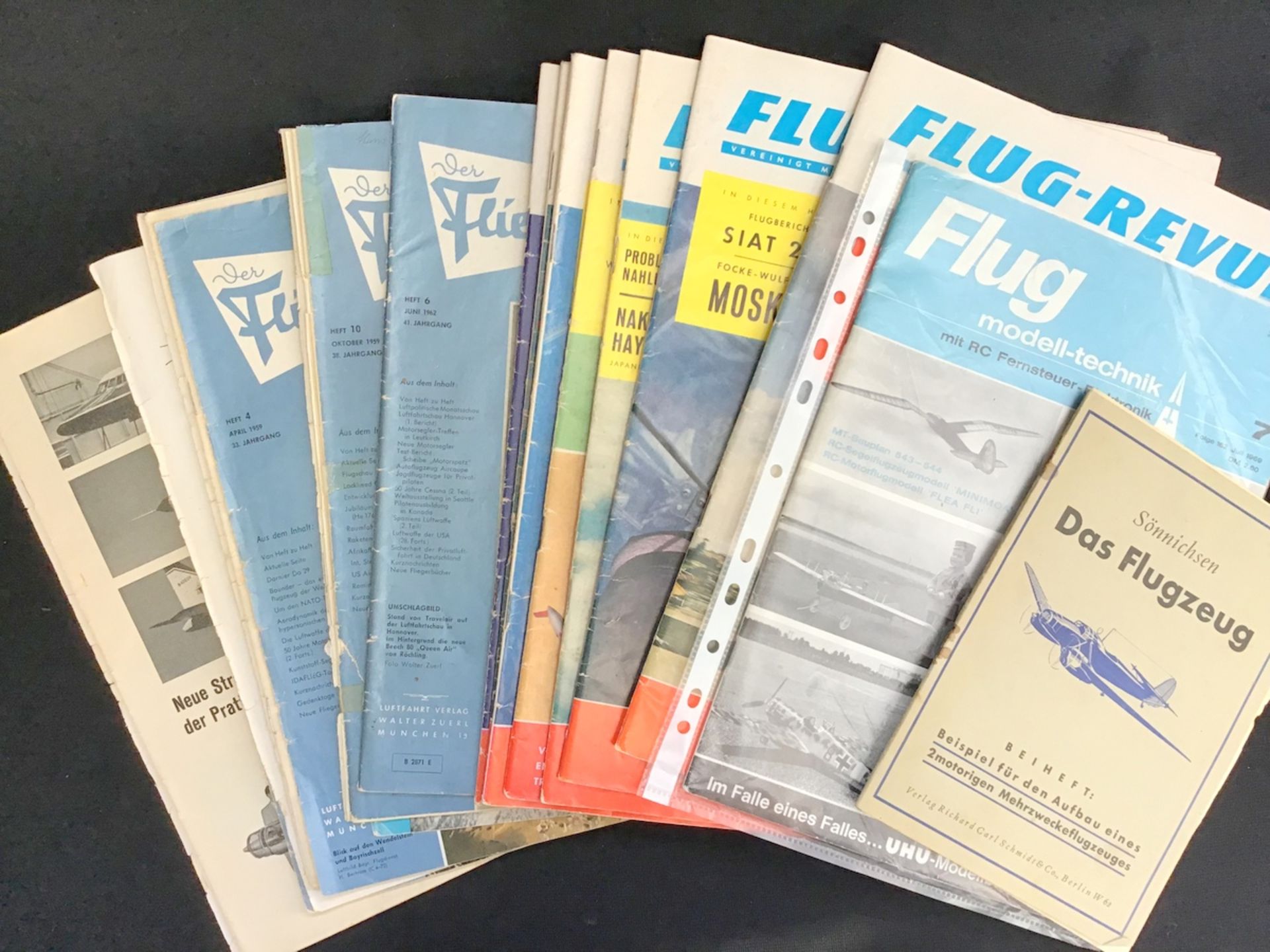 Konvolut Zeitschriften, 5 Hefte "Der Flieger"1958, 1959, 7 Hefte "Die Flug-Revue" 1960er Jahre, dazu