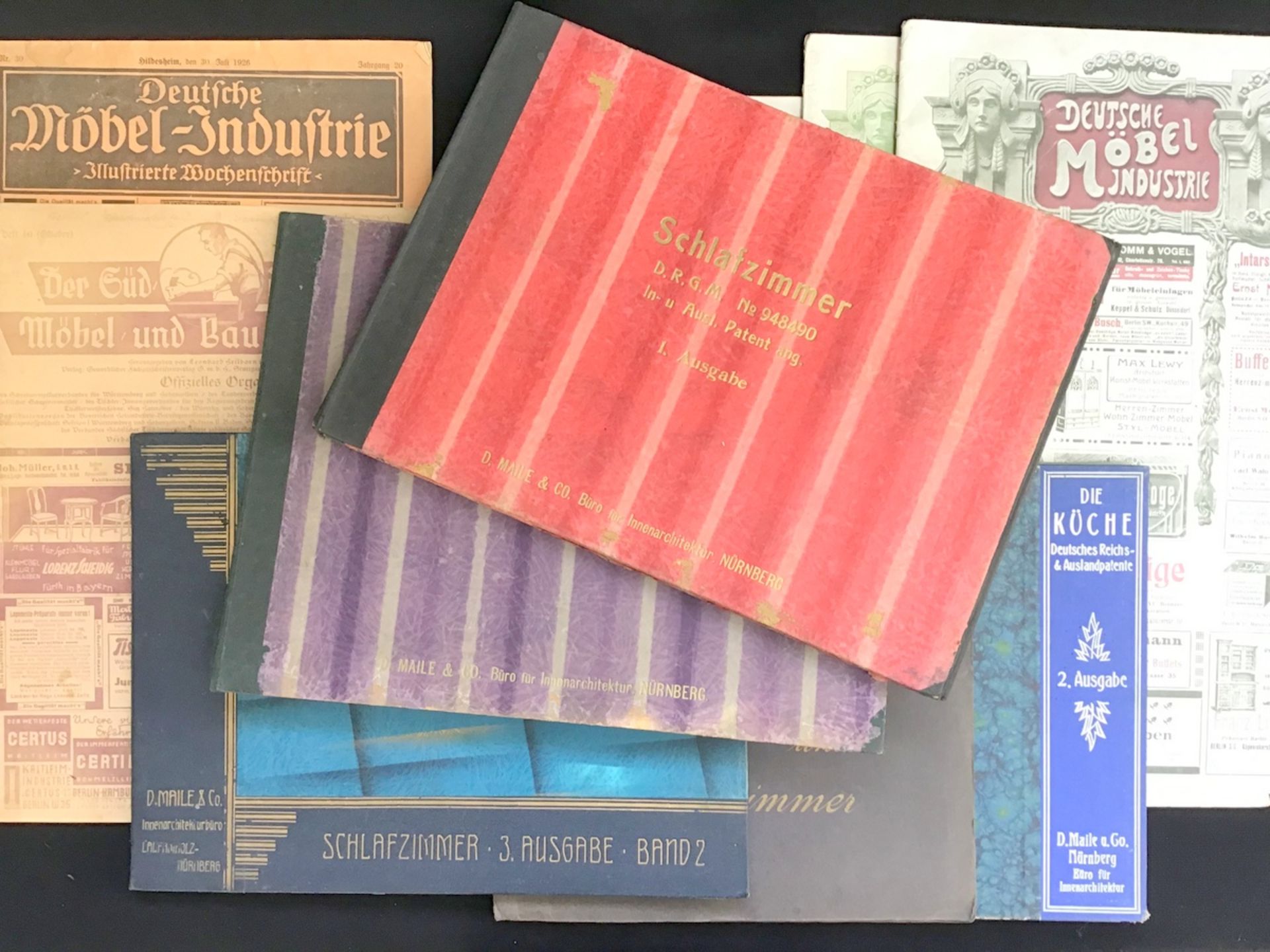Konvolut 10 Teile Original-Literatur "Deutsche Möbelindustrie", 4 Zeitschriften, DR Katalog "Die