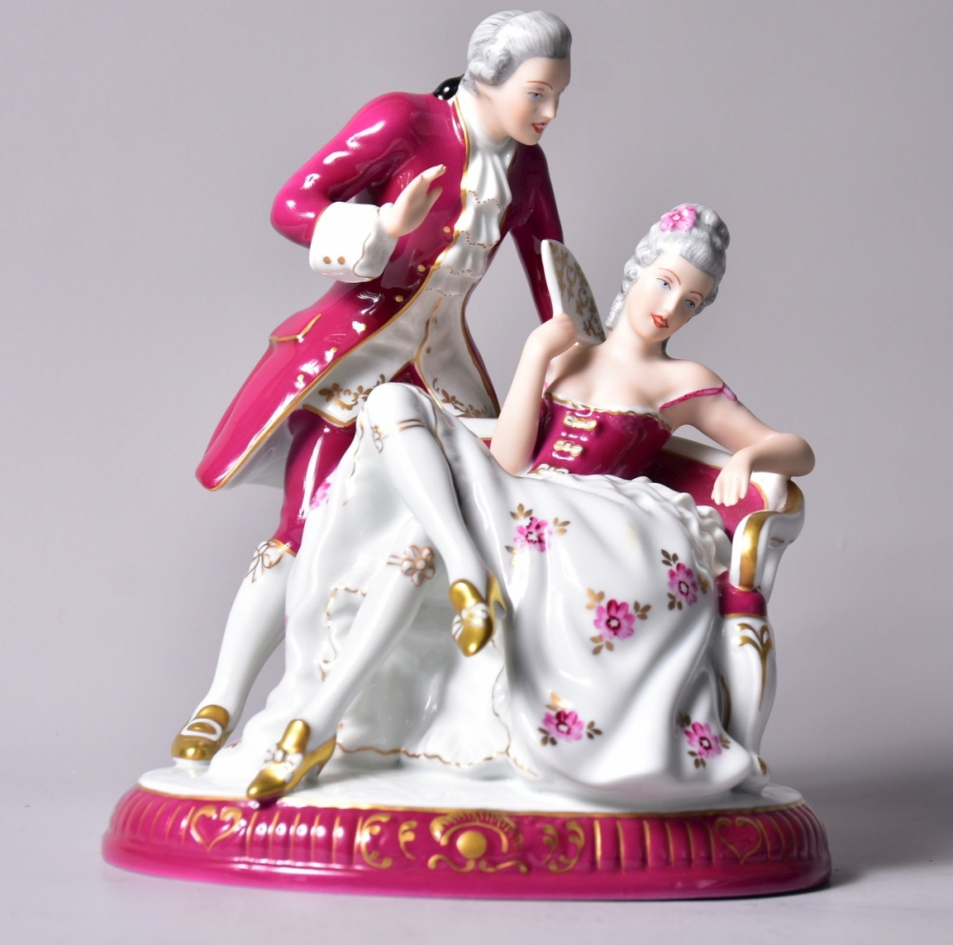 Royal Dux/Böhmen Tschechien, große Porzellanfigur "Erotisches Paar", gemarkt, 2.H.20.Jh., Bemalung