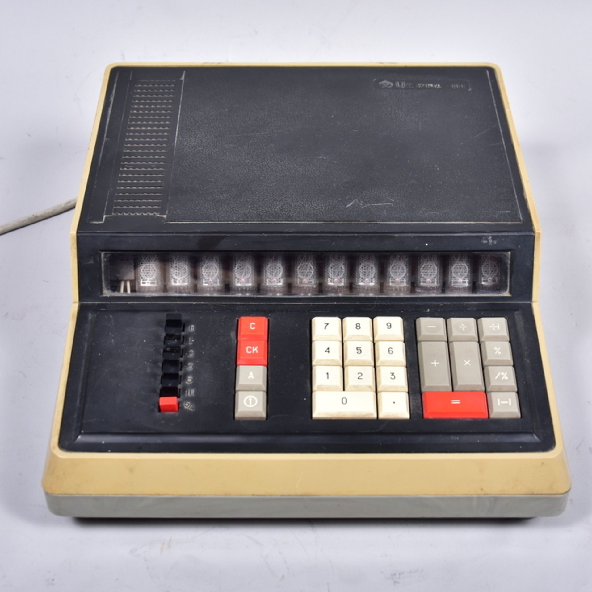 Elektronische Tischrechenmaschine Typ "Iskra 111", russ. Bauart, 1978, RTL-Ics Technik,