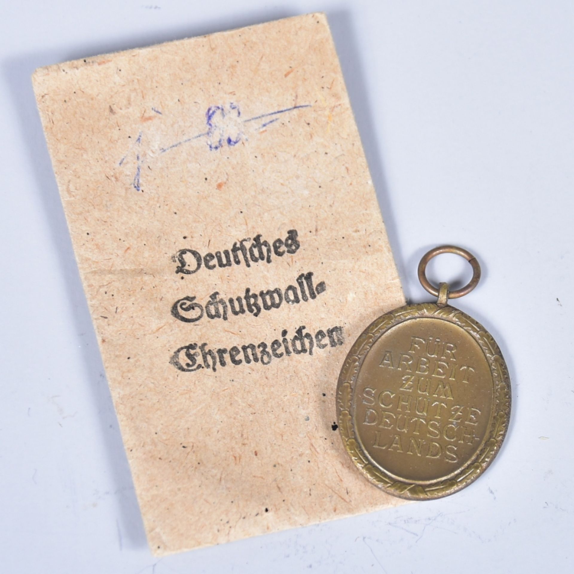 Deutsches Schutzwall Ehrenzeichen, Westwall-Medaille, gestiftet 2. Aug. 1939, mit Verleihungstüte