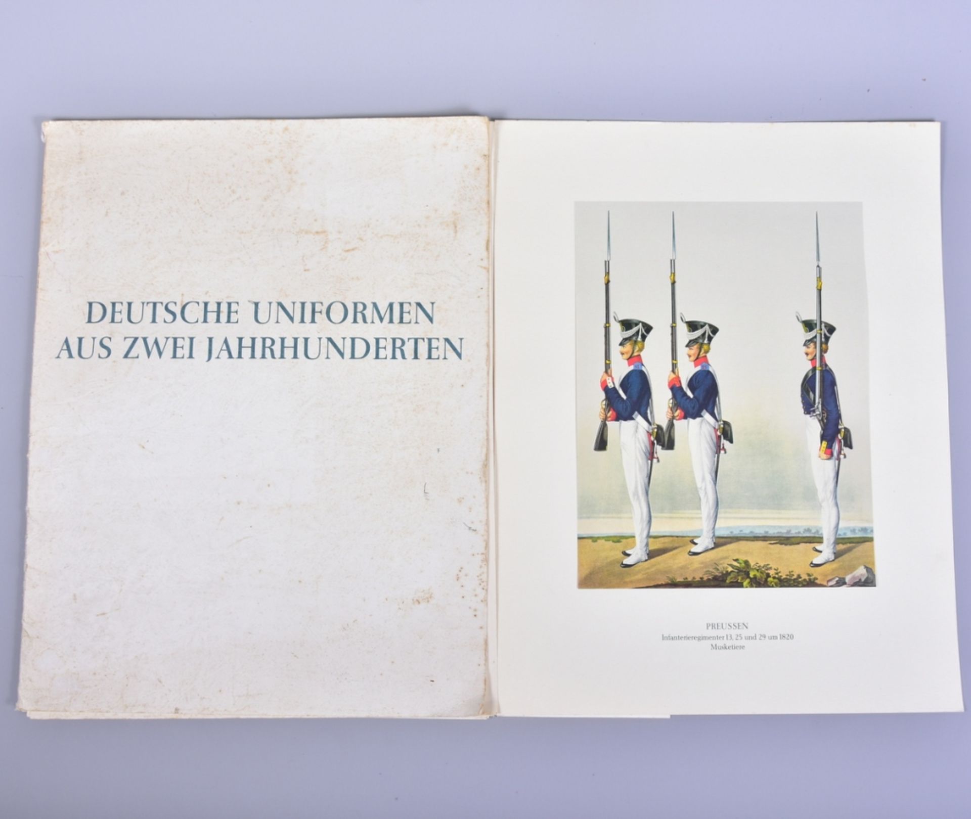 Mappe ,,Deutsche Uniformen aus zwei Jahrhunderten", Hohwacht - Edition, Bad Godesberg 1961, Format