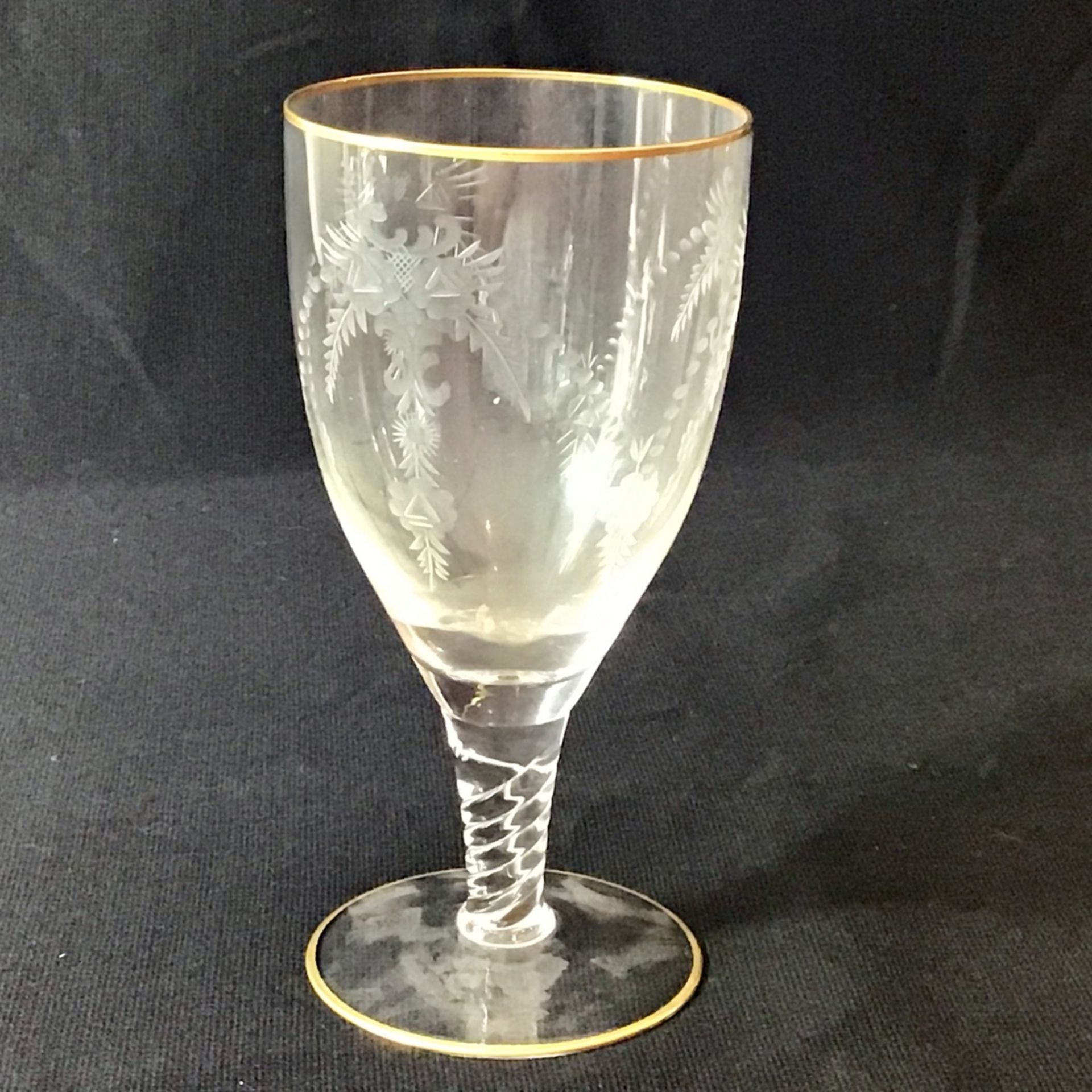 Großes Pokalglas, 2.H.19.Jh., farbloses geblasenes Glas mit Goldrand, große Kuppa auf gedrehtem