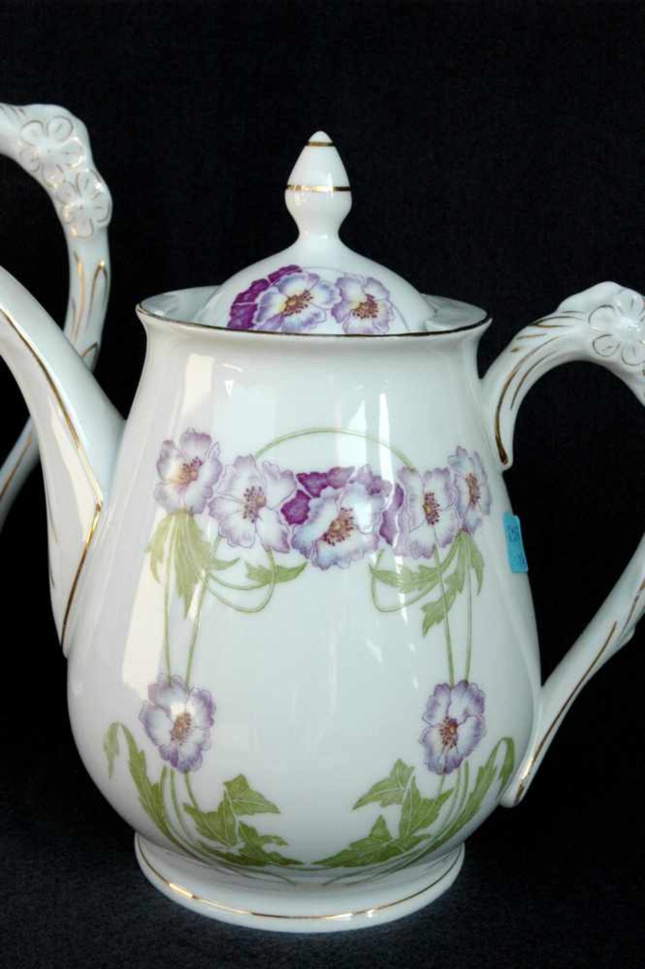 Kaffeekanne und Teekanne, violettes Blumen- und Golddekor, o.M. - Image 2 of 4
