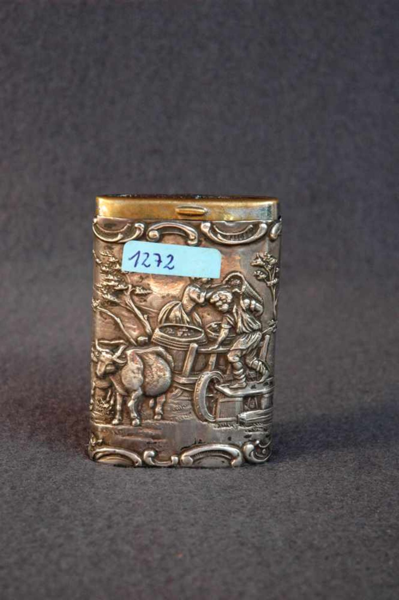 Zündholzschachtel, Angler- und Pärchenrelief, 800/- Silber, h= 6,4 cm, b= 4,5 cm - Bild 2 aus 3