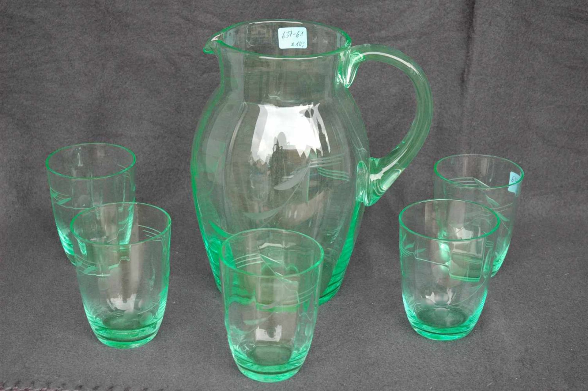 Kanne mit fünf Gläsern, hellgrünes Glas, geschliffen, Abriß ausgeschliffen