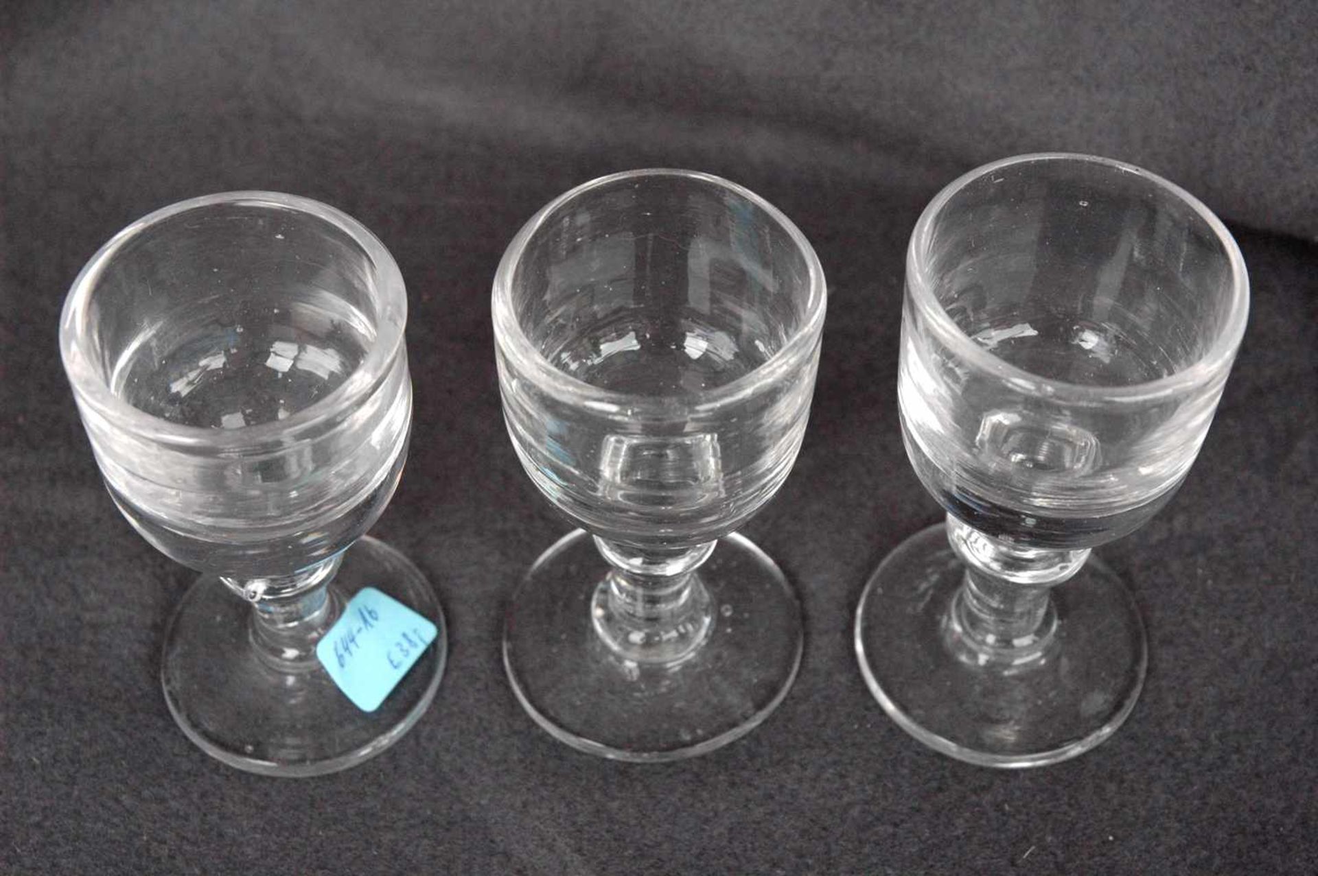 3 alte Gläser, h= 10 cm - Bild 2 aus 3