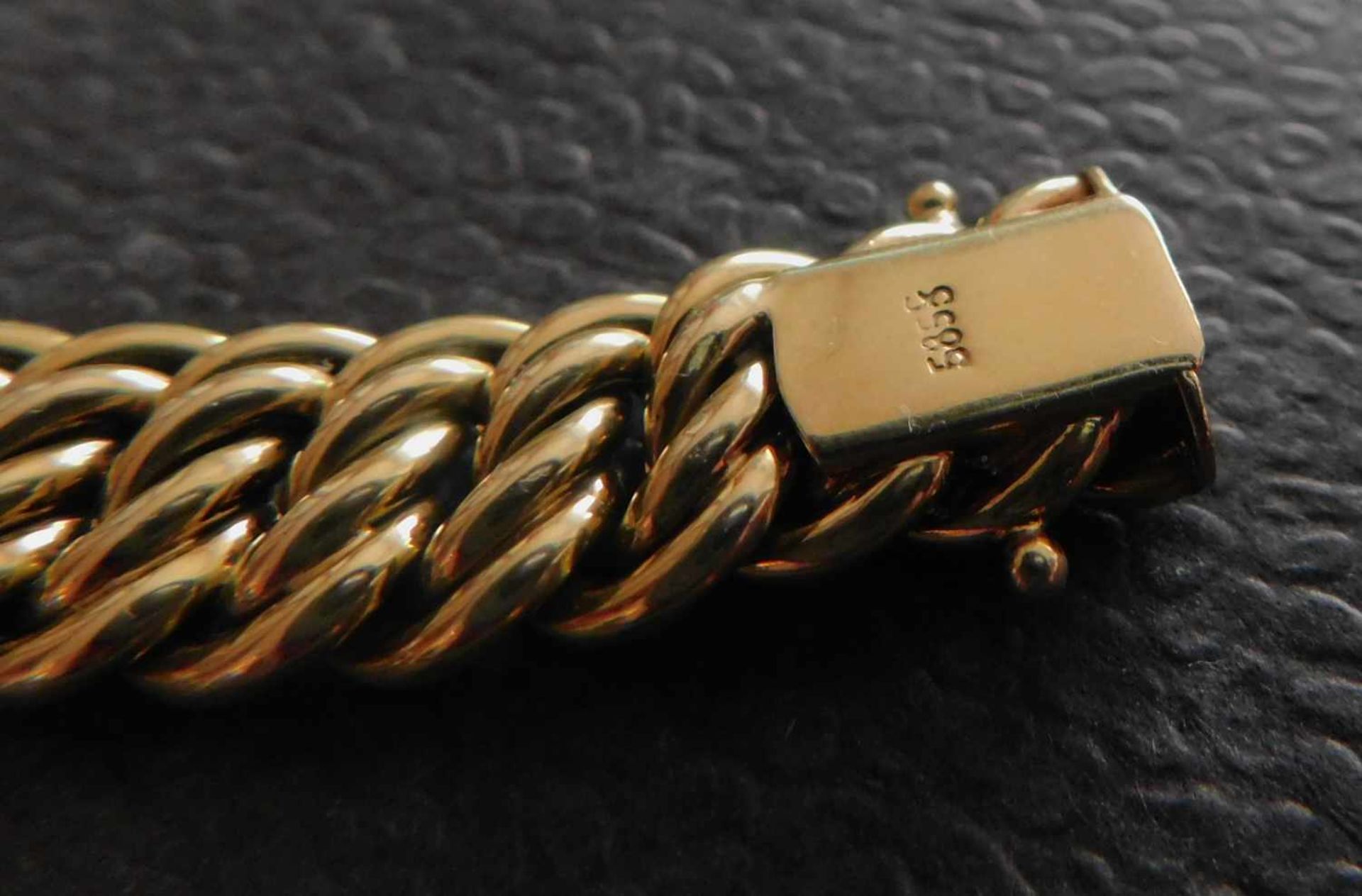 Armband, 585 Gelbgold, 26,4 g, Steckschloss mit 2 Sicherheitsachten1.H.20 Jhdt. Länge ca. 21 cm - Bild 3 aus 3
