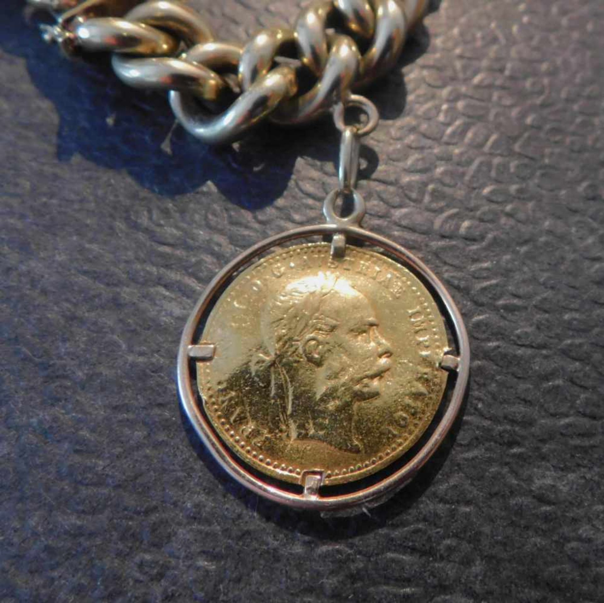 Münzarmband, mit 3 Goldmünzen, 585 Gelbgold, 40,6 g, Steckschloss mit 2 Sicherheitsachtensolide - Image 5 of 8