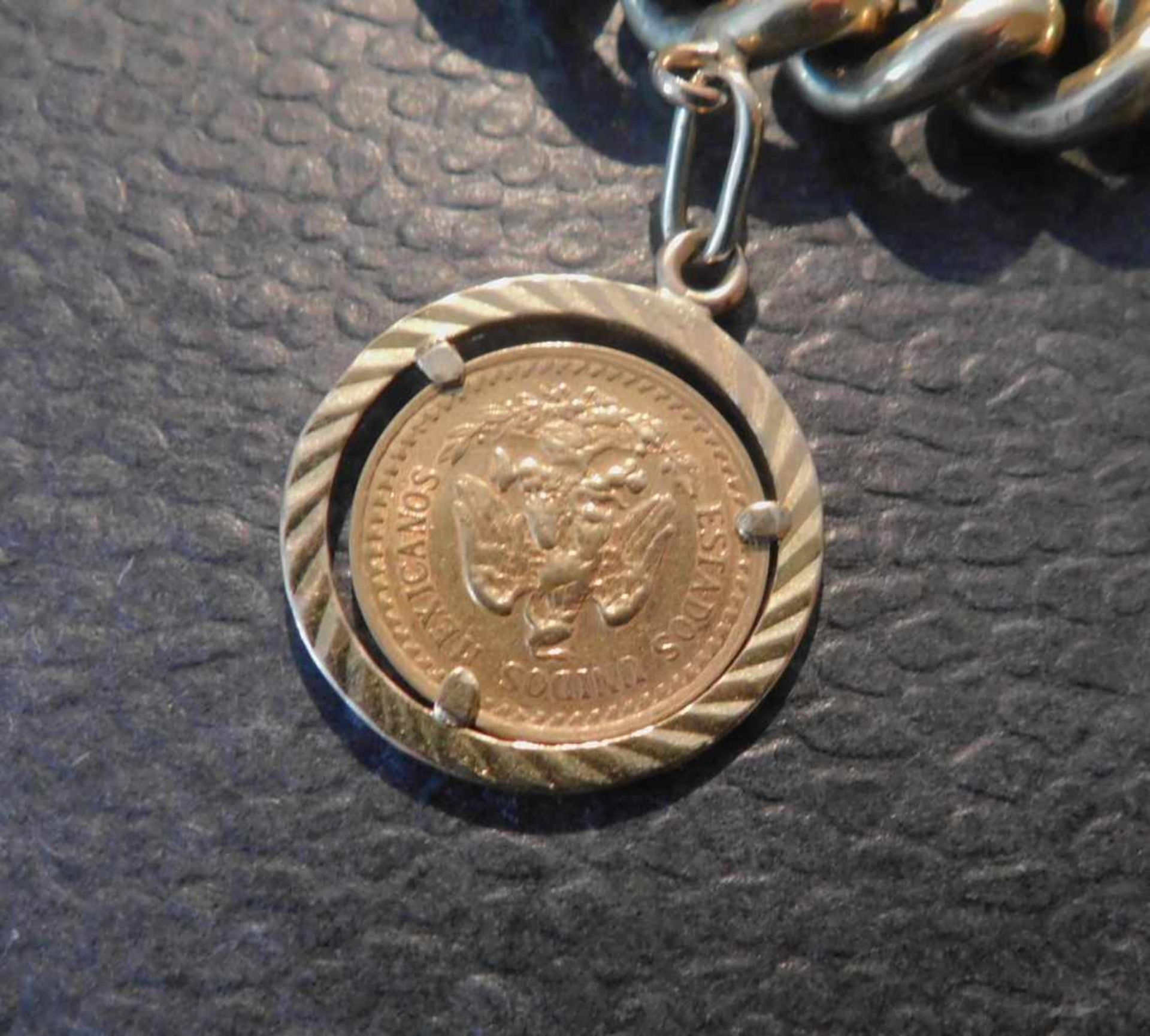 Münzarmband, mit 3 Goldmünzen, 585 Gelbgold, 40,6 g, Steckschloss mit 2 Sicherheitsachtensolide - Bild 7 aus 8