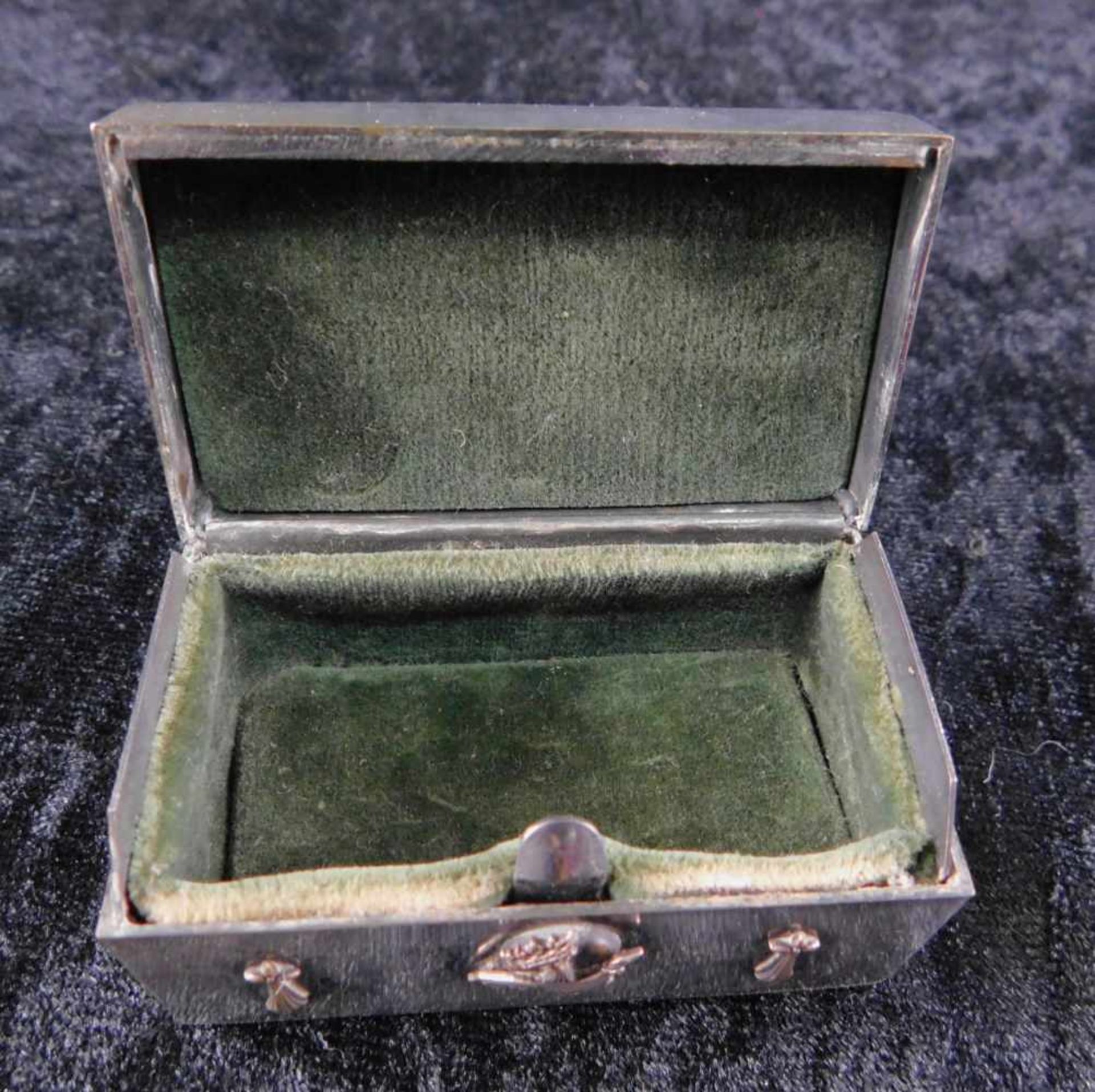zurückgezogen / withdrawn---Kleine Dose, Silber, China, 1. H. 20. Jhdt., 109 g, Höhe 3,5 cm, - Image 2 of 3
