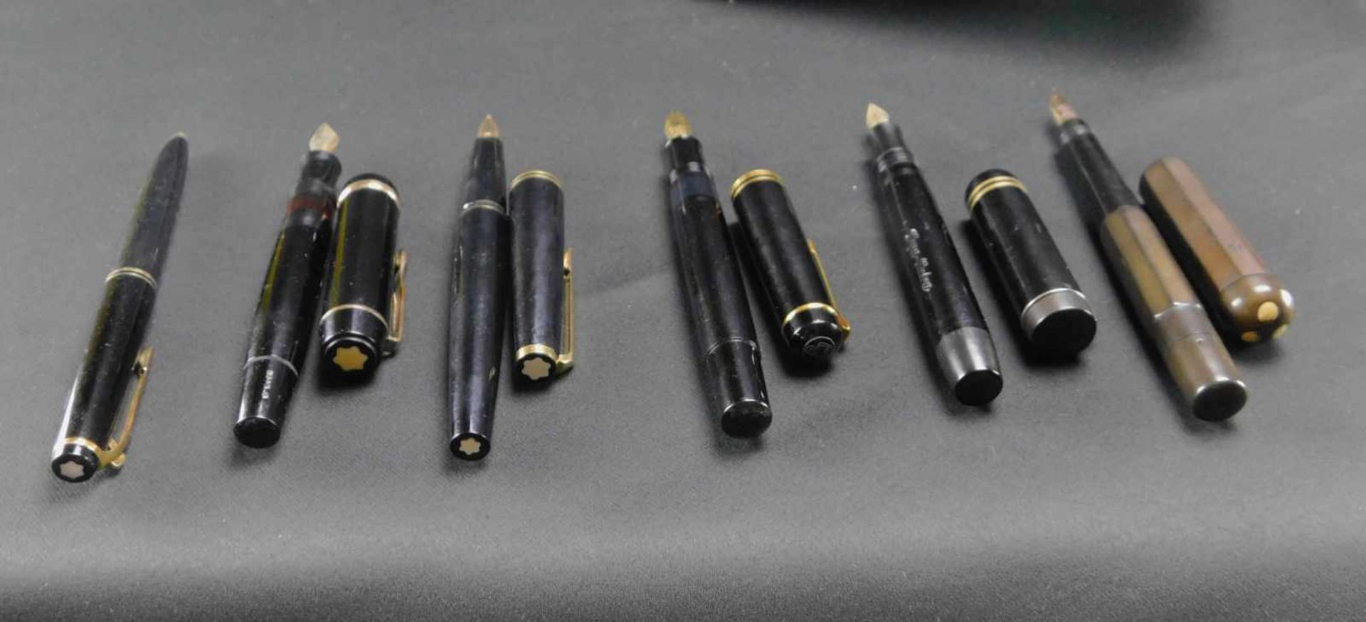 Konvolut 5 Füllfederhalter plus 1 Kugelschreiber, Montblanc, Pelikan und Merkurit im Etui2 Füller ( - Bild 3 aus 5