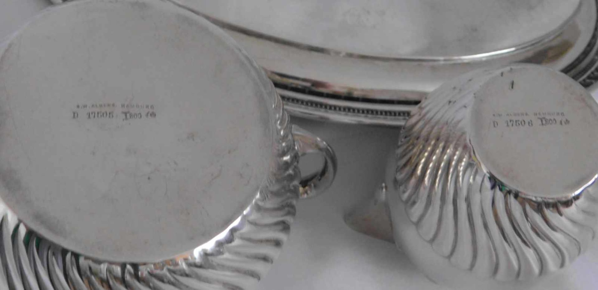 Silber-Set, 3- teilig, Zuckerschale, Sahnegießer und Tablett, 800 Silber, innen vergoldet , ca. - Bild 2 aus 4