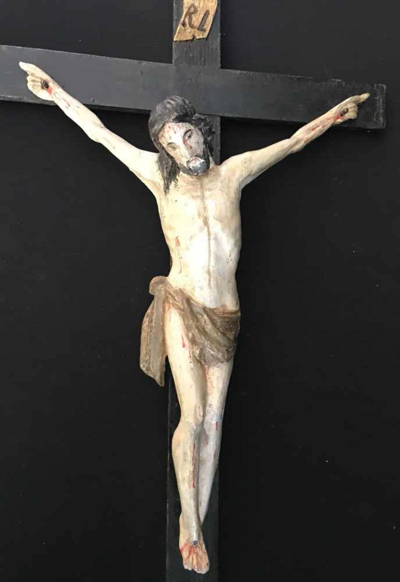 Tschechien, 19. Jh., Kruzifix, der Gekreuzigte im Dreinageltypus, Holz, farbig gefasst,