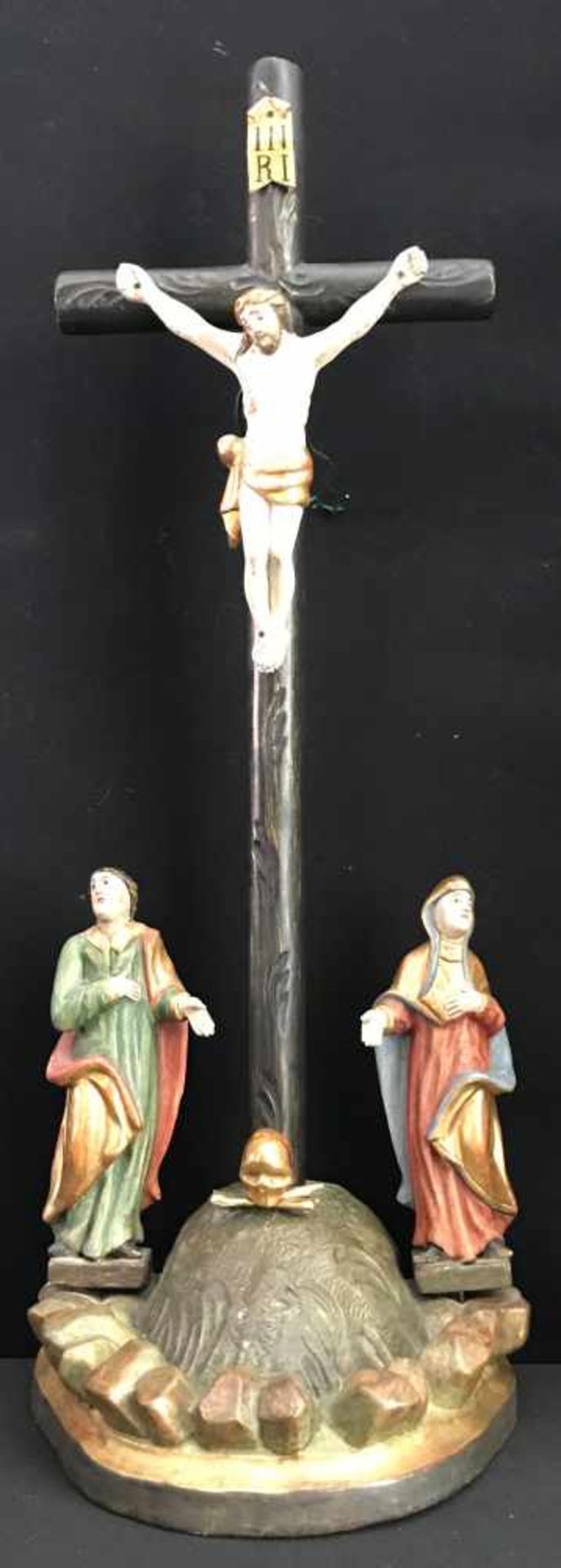 Süddeutsch, 19. Jh., Standkreuz bzw. Kruzifix mit den Assistenzfiguren Maria und Johannes der