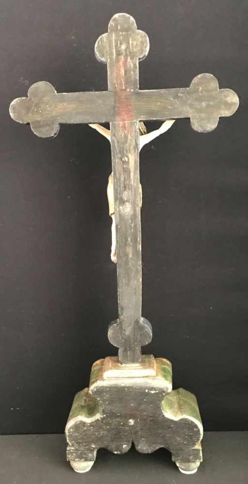 Franken, um 1800, Standkreuz bzw. Kruzifix. Auf barockem Sockel ein Kreuz mit Kleeblattenden, der - Image 3 of 4