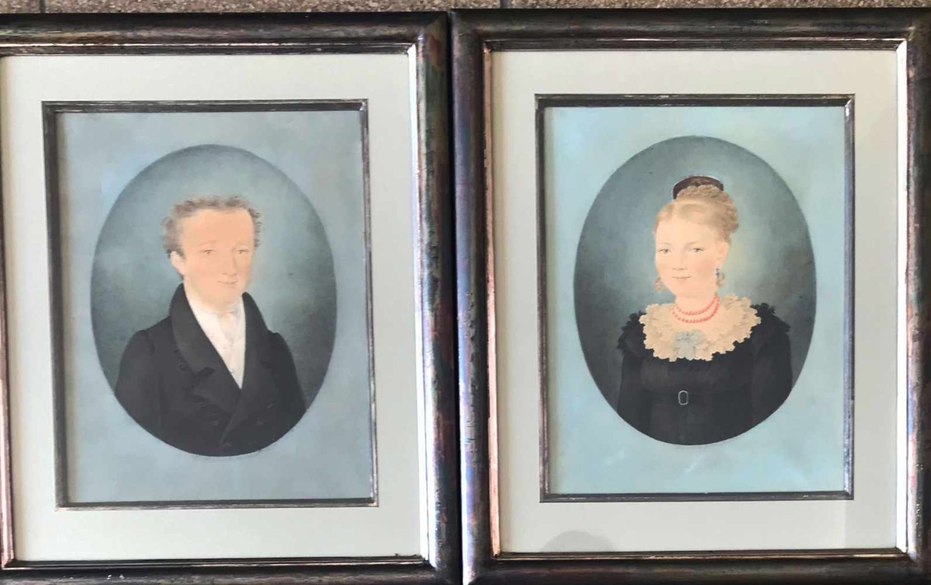 Unbekannter Künstler, zwei Biedermeier Portraits von einer Dame und einem Herren, signiert Moesch