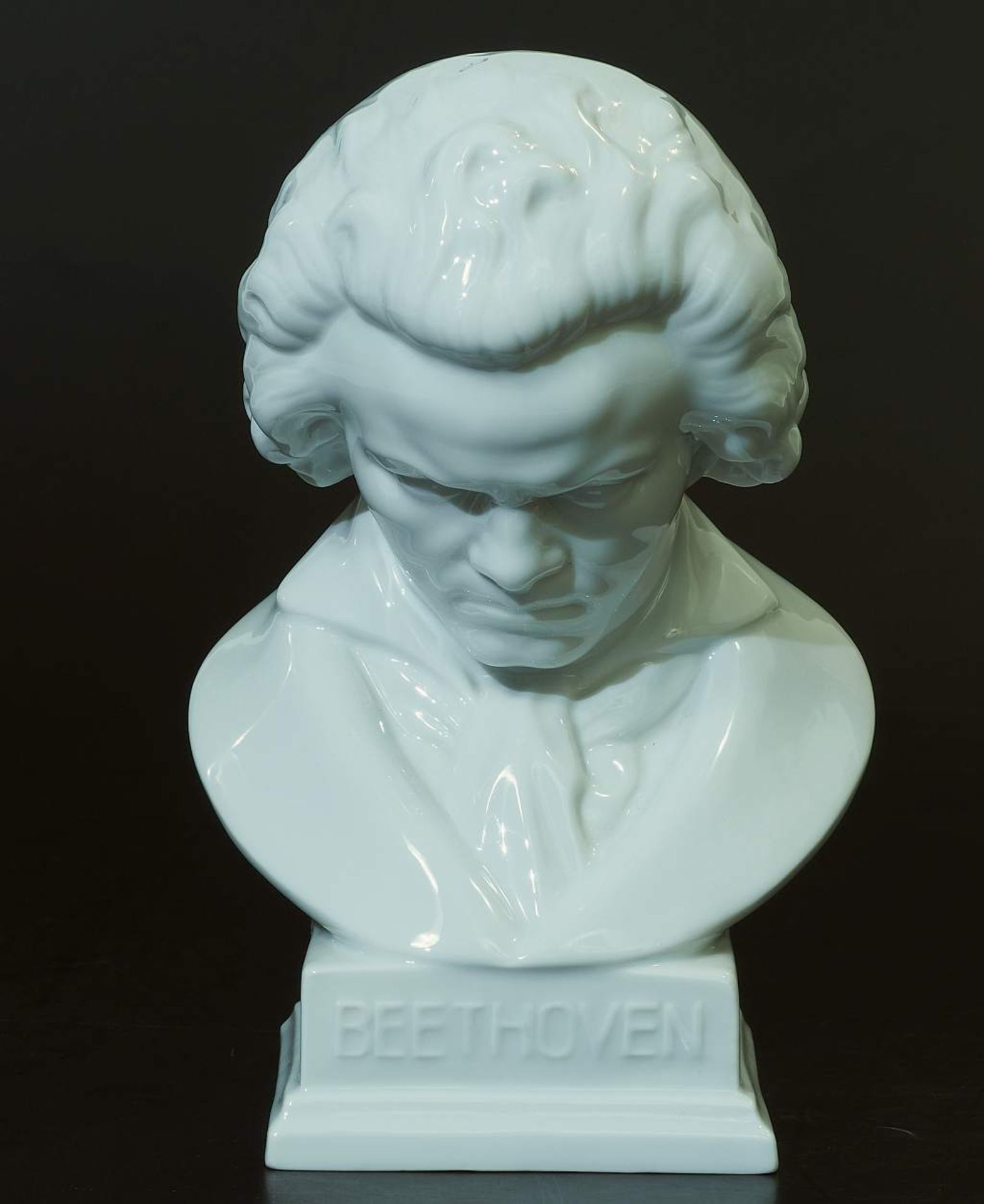 Büste "Ludwig van Beethoven".Büste "Ludwig van Beethoven". HEREND/Ungarn, 20. Jahrhundert. - Bild 2 aus 7