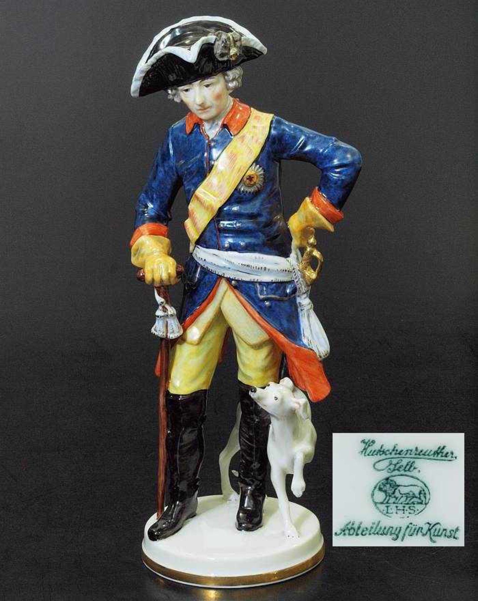 Militärische Figur Friedrich der Große mit Windspiel "Der Alte Fritz". Militärische Figur