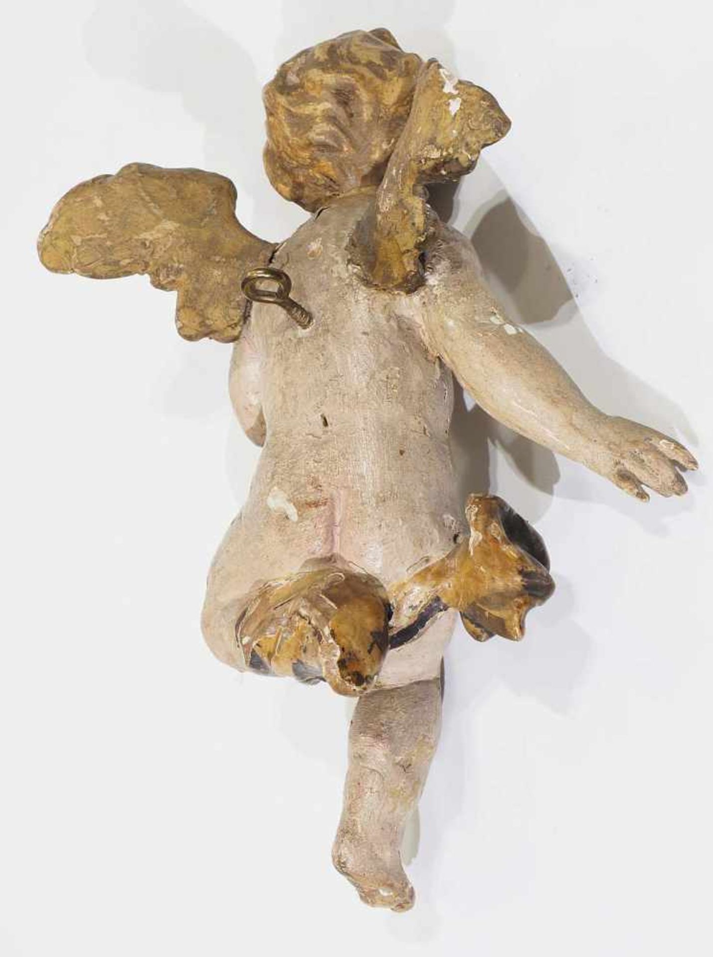Schwebender Engel im Barock-Stil. Schwebender Engel im Barock-Stil. Ende 19. Jahrhundert. Holz, - Bild 3 aus 4