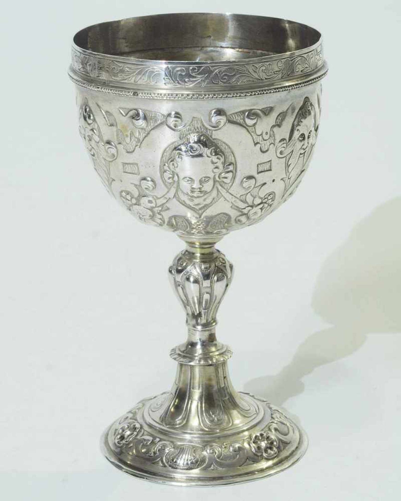 Barock-Kelch.Barock-Kelch. 18./19. Jahrhundert. Silber geprüft, punziert "AV" ligiert. Über rundem - Image 3 of 5