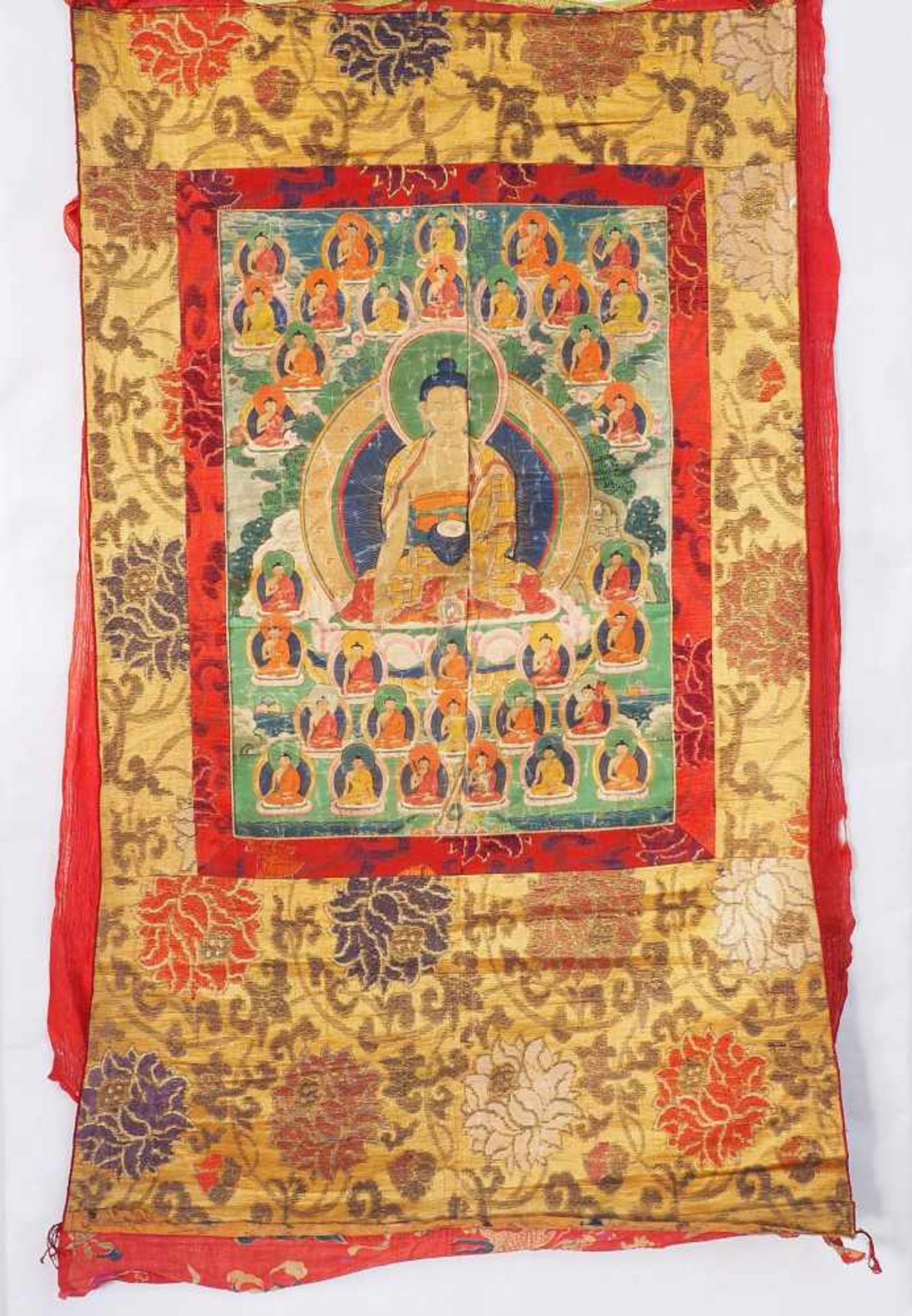 Thangka mit verschiedenen Buddha-Darstellungen und Vorhang. Thangka mit verschiedenen Buddha- - Bild 2 aus 6