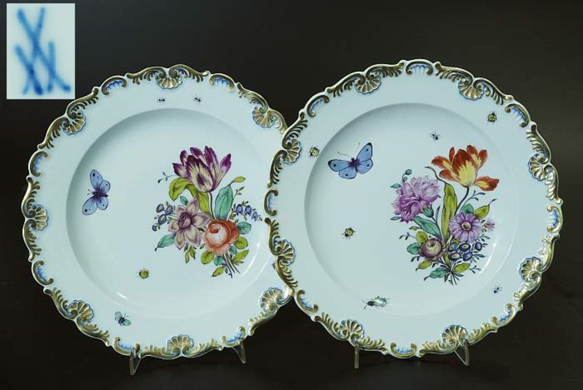 Paar Zierteller. MEISSEN. Paar Zierteller, MEISSEN, Marke um 1850. Fahne gold staffiert mit blau