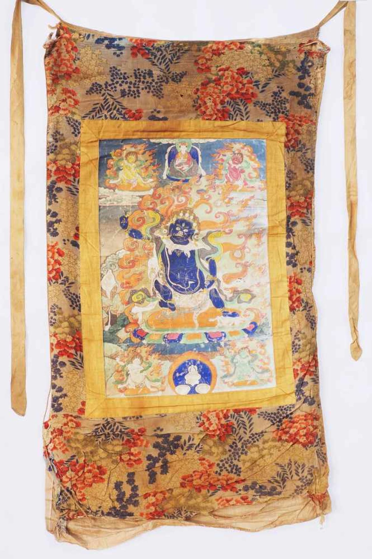 Thangka mit Vorhang. Thangka mit Vorhang. Asien, wohl Ende 18./19. Jahrhundert. Rollbild des - Bild 2 aus 5