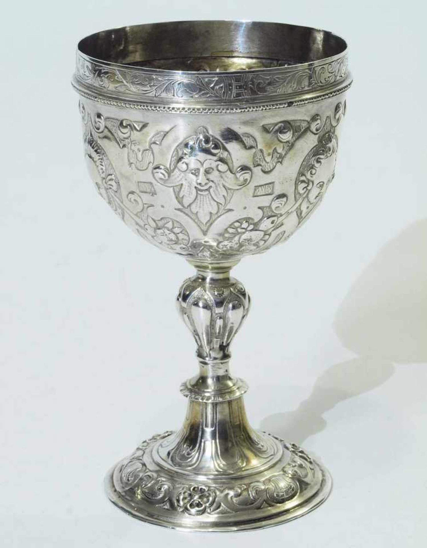 Barock-Kelch.Barock-Kelch. 18./19. Jahrhundert. Silber geprüft, punziert "AV" ligiert. Über rundem - Image 2 of 5