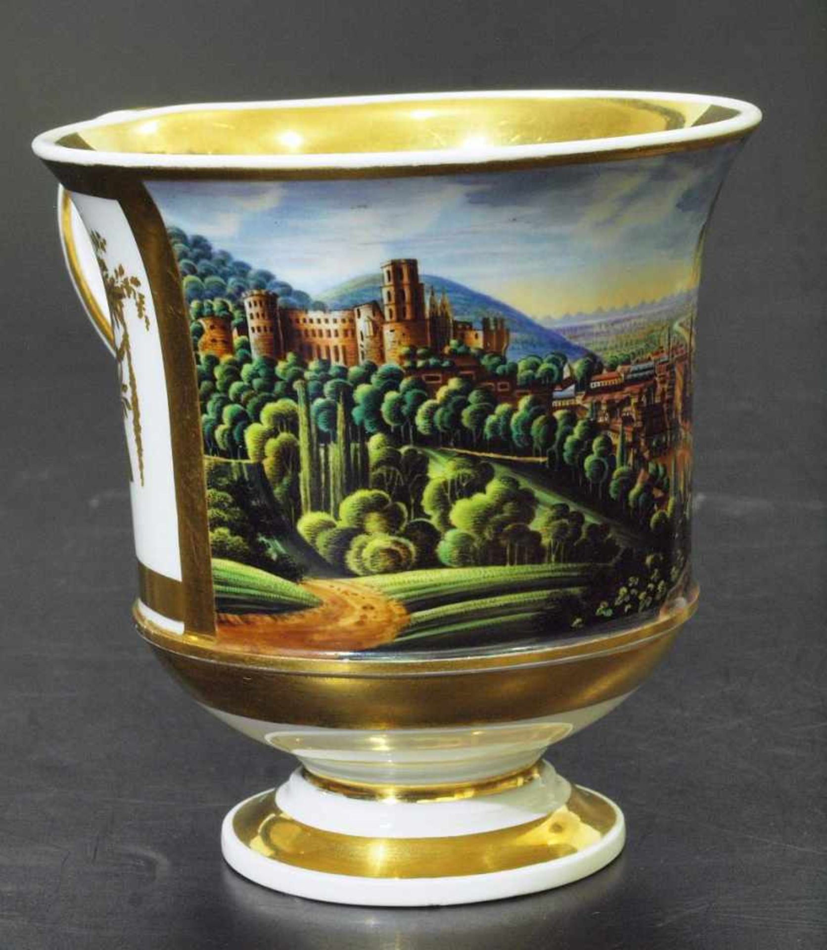 Ansichtentasse mit Untertasse "Schloss Heidelberg". Ansichtentasse mit Untertasse "Schloss - Image 3 of 7