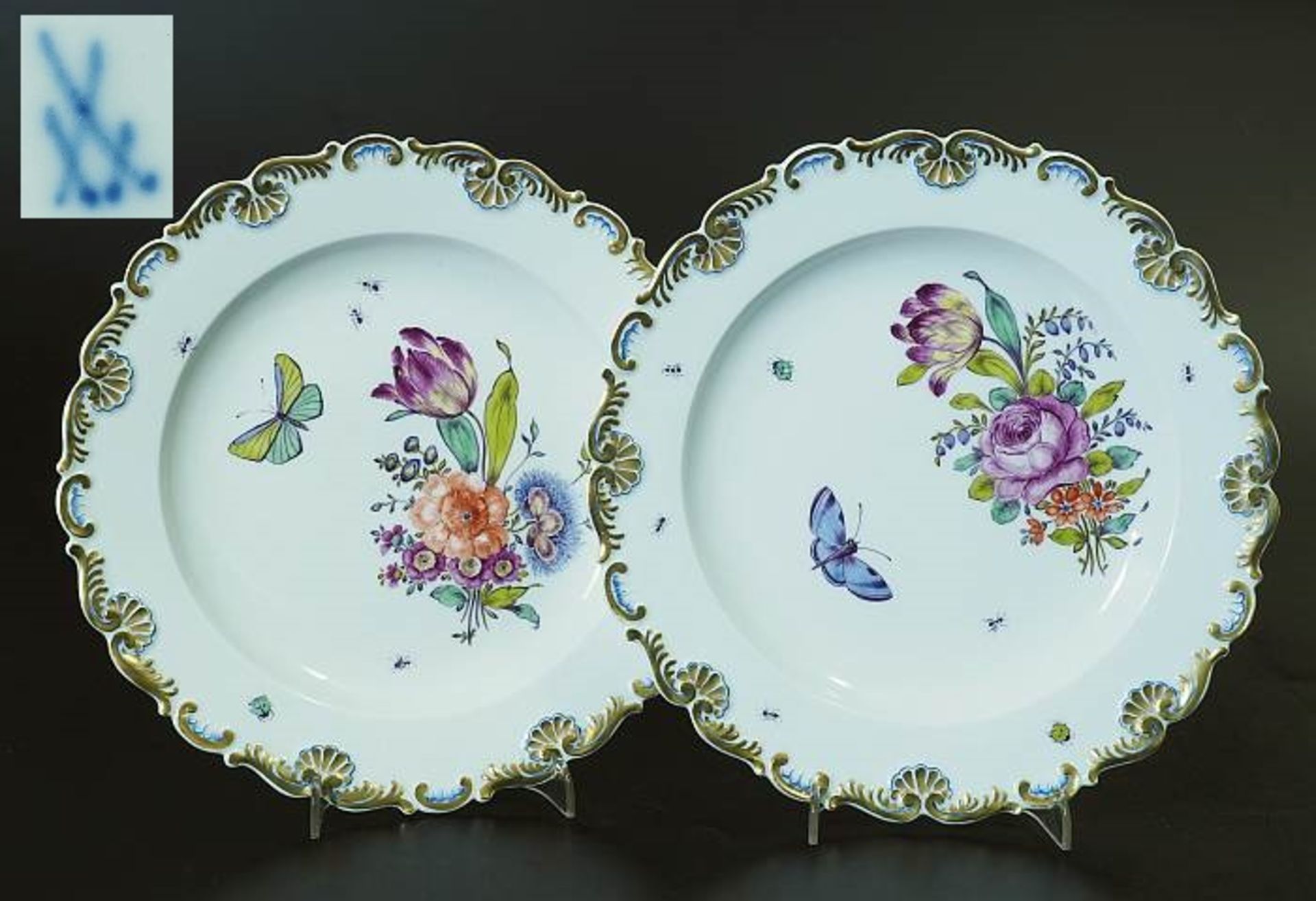 Paar Zierteller. MEISSEN. Paar Zierteller, MEISSEN, Marke um 1850. Fahne gold staffiert mit blau