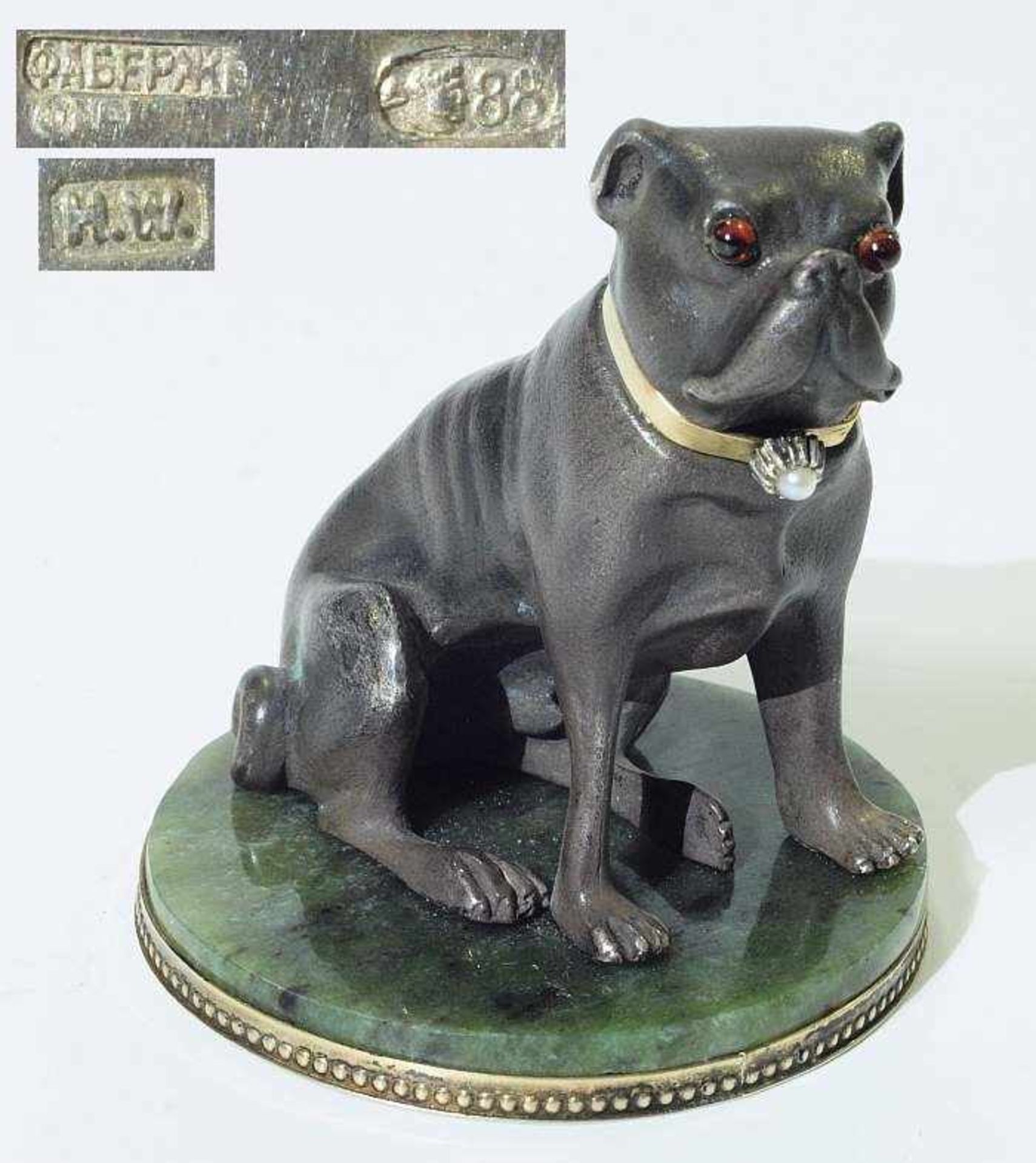 Tierfigur "Sitzender Boxer". Tierfigur "Sitzender Boxer". Russische Pseudomarke "FABERGÉ" in