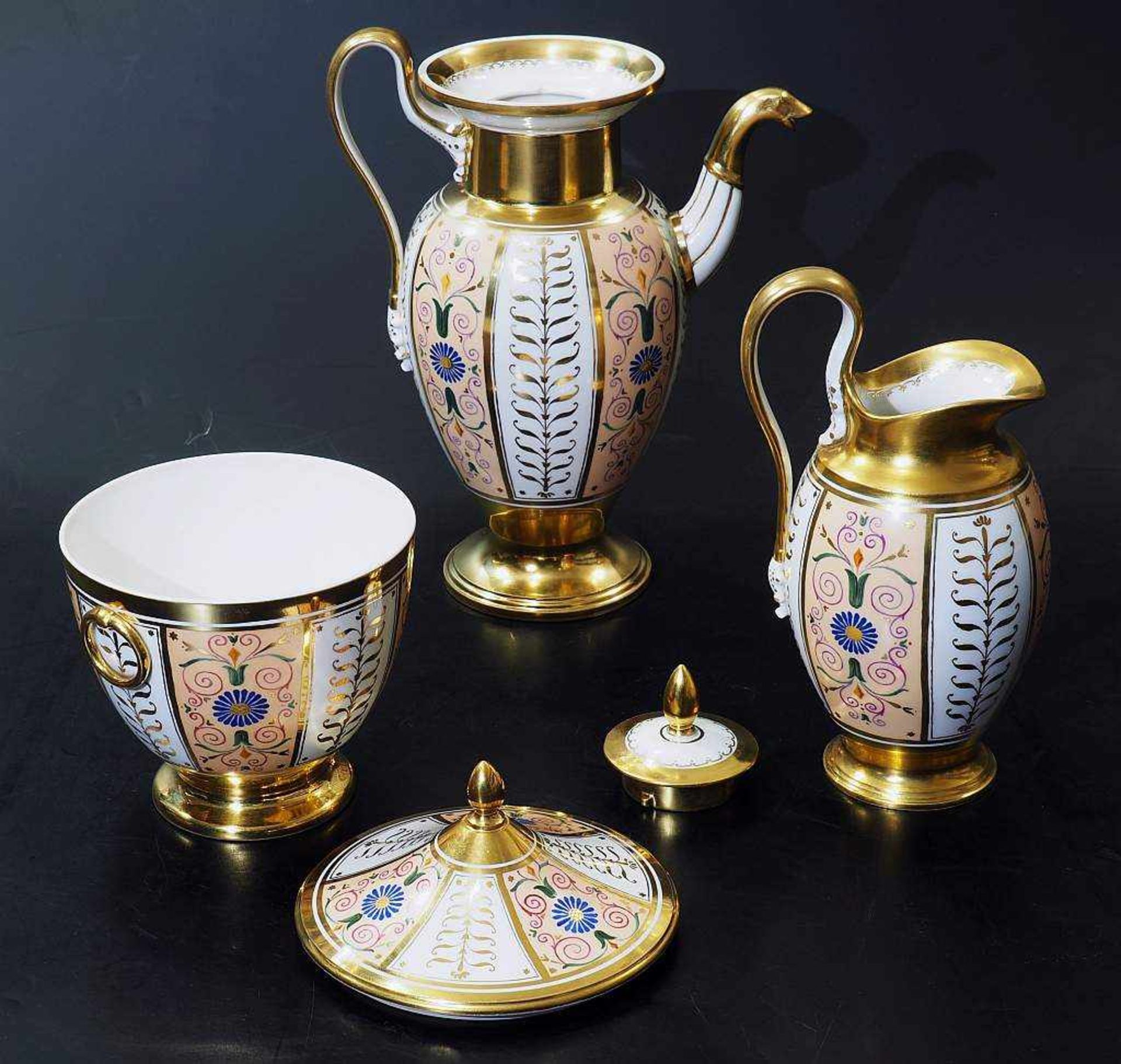 Kaffeeservice für 6 Personen. NYMPHENBURG um 1820, Form "Empire". Kaffeeservice für 6 Personen. - Bild 4 aus 6