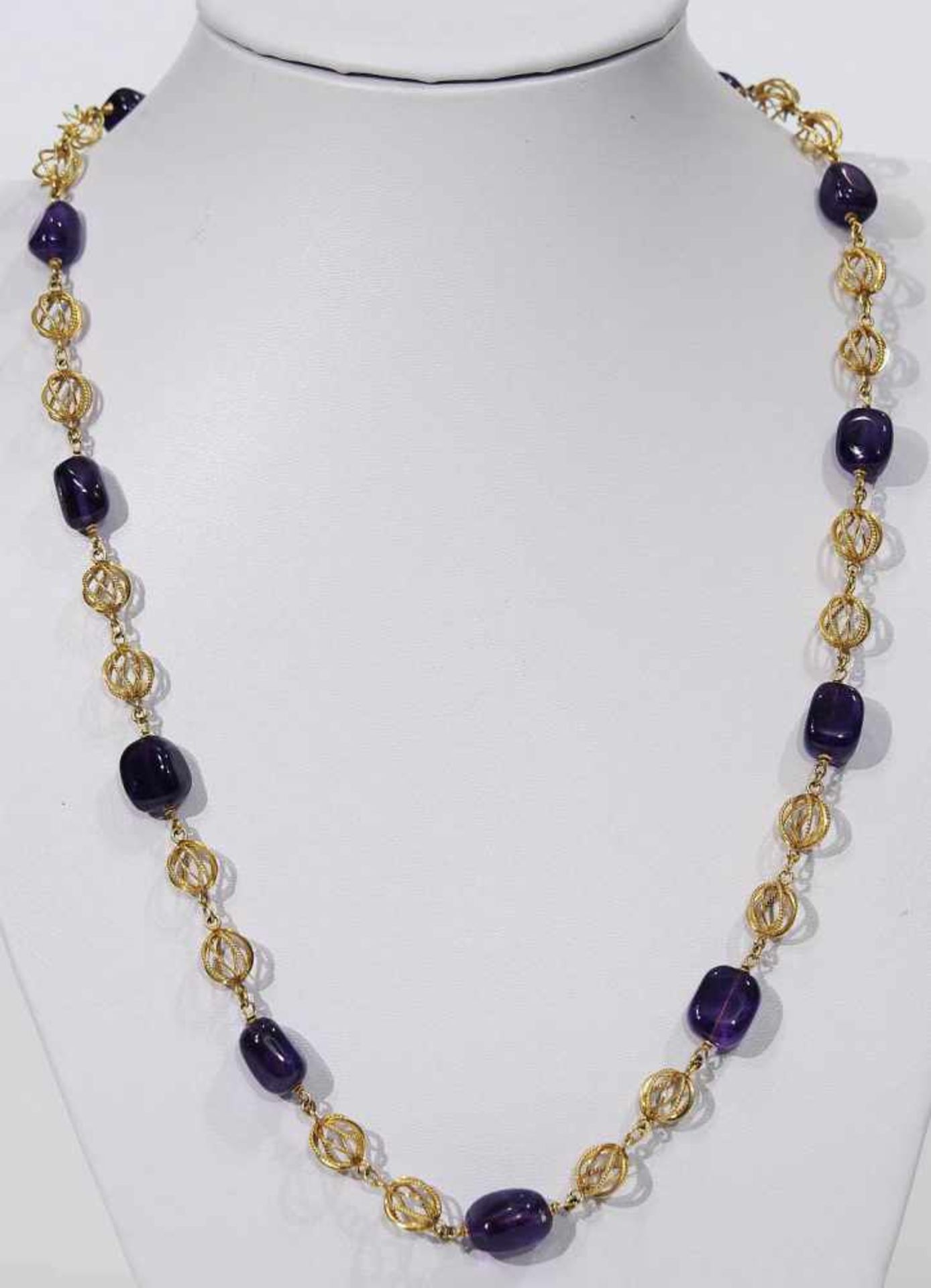 Kette mit Amethyst.Kette mit Amethyst. 333er Gelbgold, Gliederkette mit durchbrochen gearbeiteten - Bild 2 aus 5