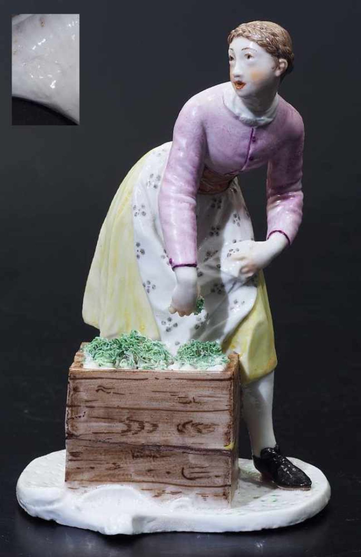 Figurine, "Eiergretl". NYMPHENBURG um 1775. Figurine, "Eiergretl". NYMPHENBURG um 1775. Modell von