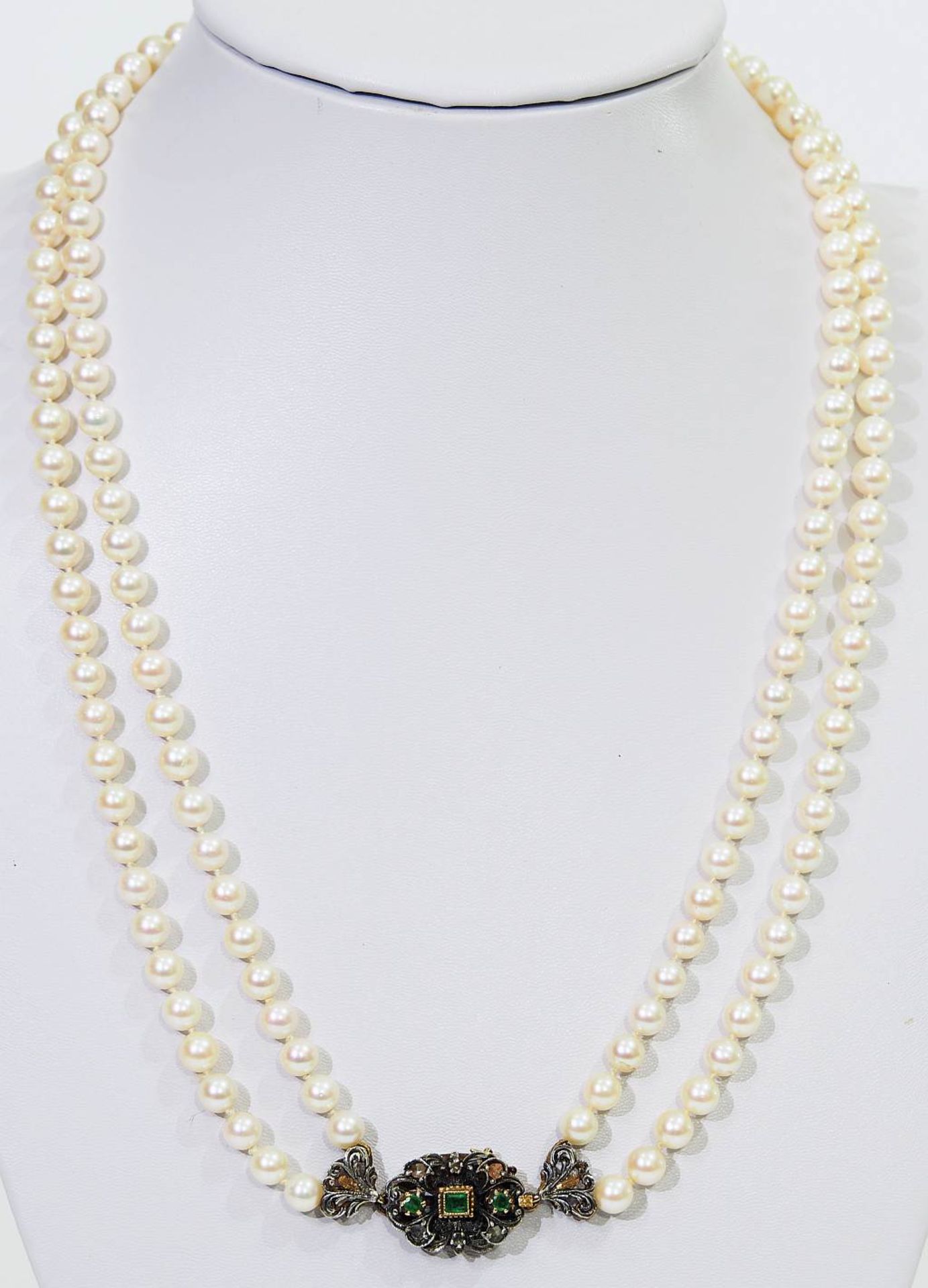 Zweireihige Perlenkette, mit dekorativem Verschluss. Zweireihige Perlenkette, mit dekorativem - Bild 2 aus 6
