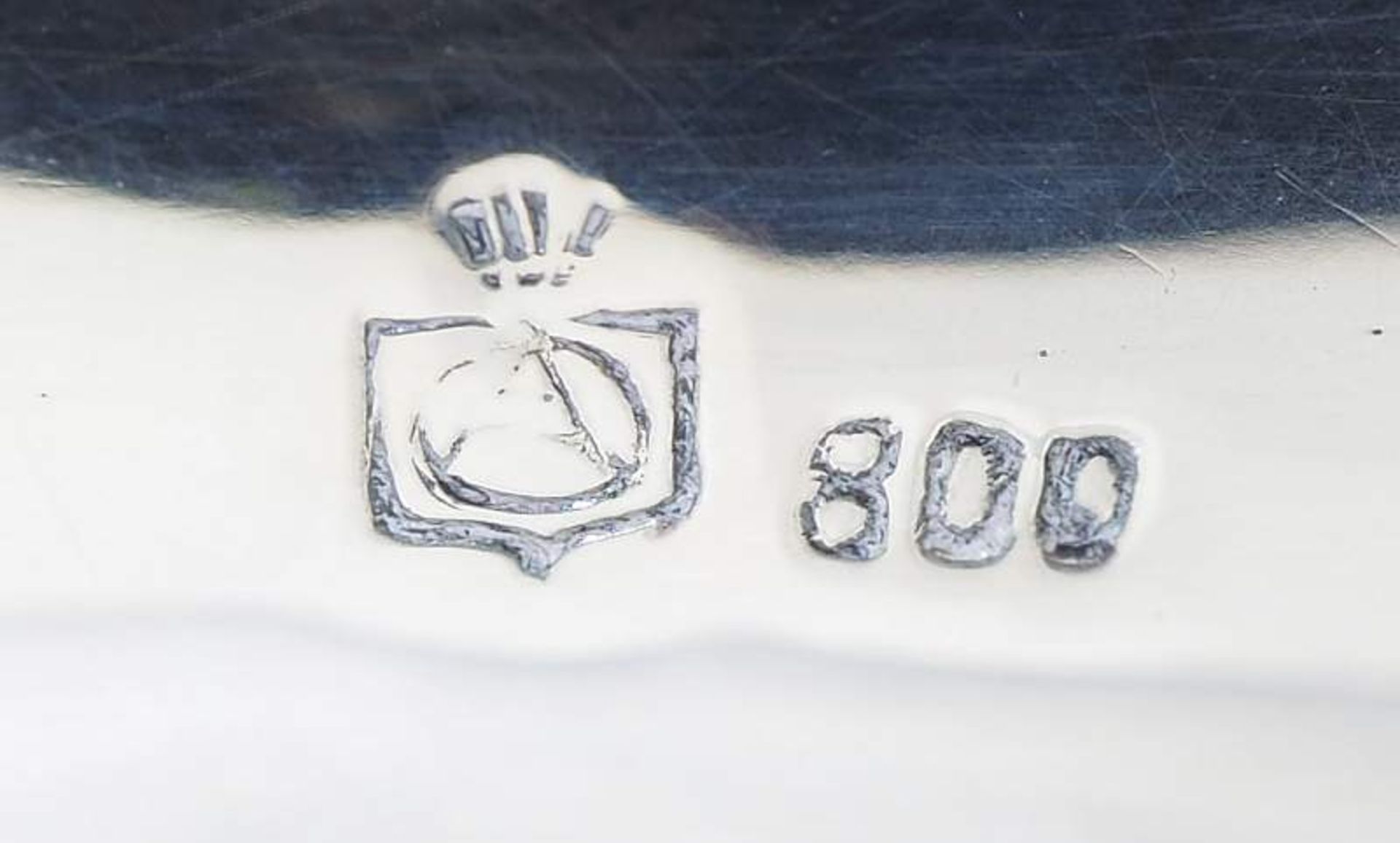 Zwei Schalen.Zwei Schalen. 1) Gefußte Schiffchenschale, 800er Silber, Wandung beidseits - Image 6 of 6