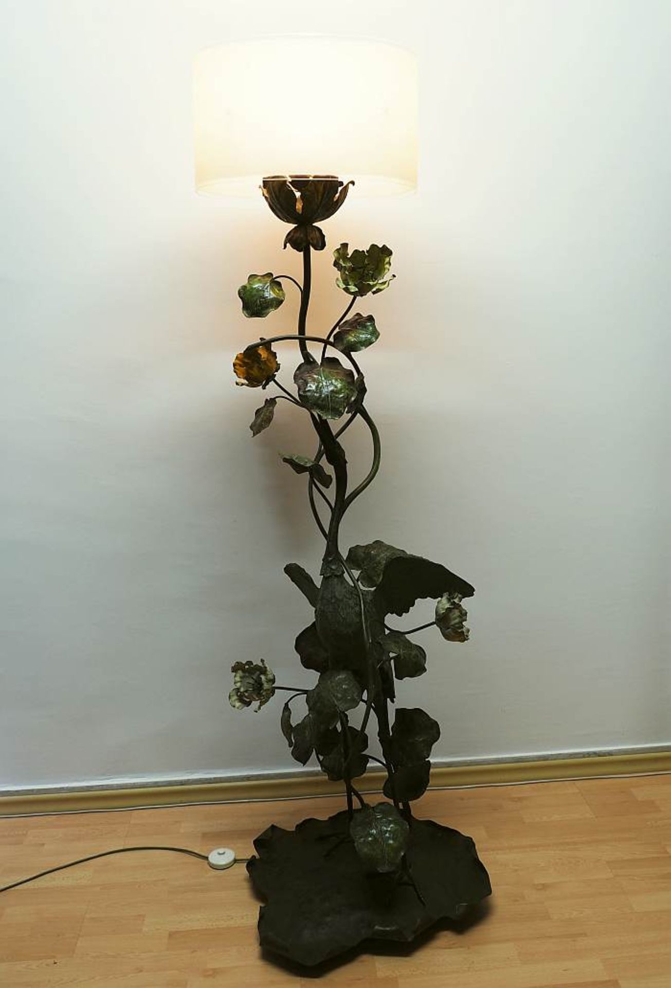 Jugendstillampe "Tierplastik Reiher mit Blütenblättern". Jugendstillampe "Reiher mit Blütenblättern"