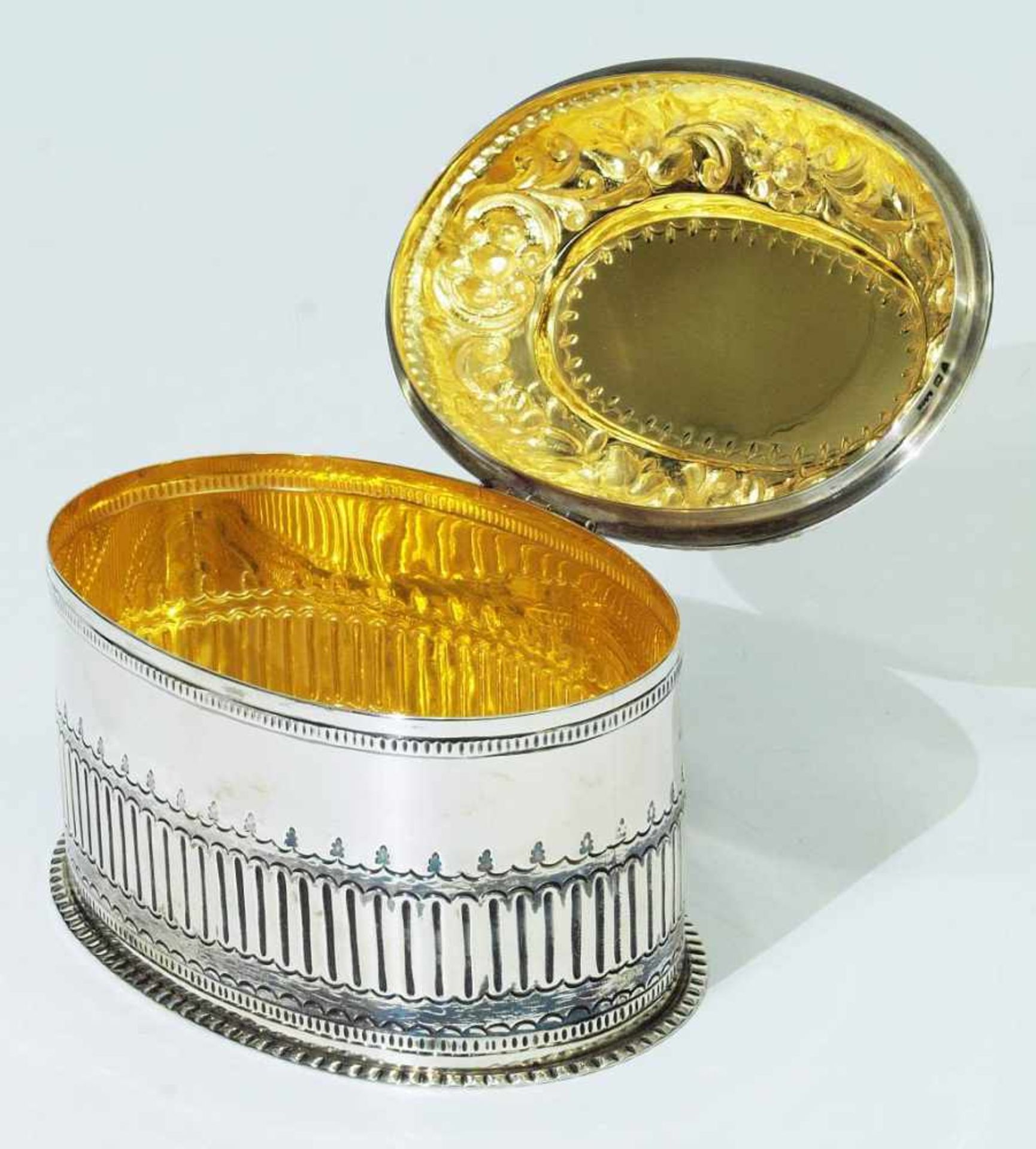 Teedose. Teedose. TOPAZIO/Portugal, 925er Silber, innen vergoldet. Ovale Form mit strukturierter - Image 4 of 6