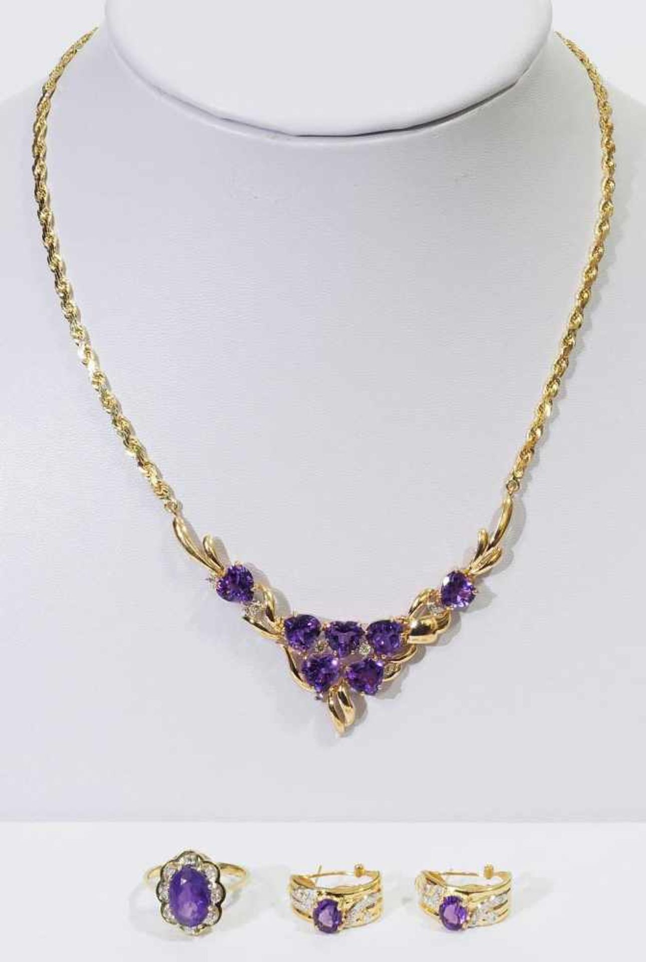 Dreiteiliges Schmuckset mit Amethysten und Brillanten. Dreiteiliges Schmuckset mit Amethysten und - Bild 2 aus 5