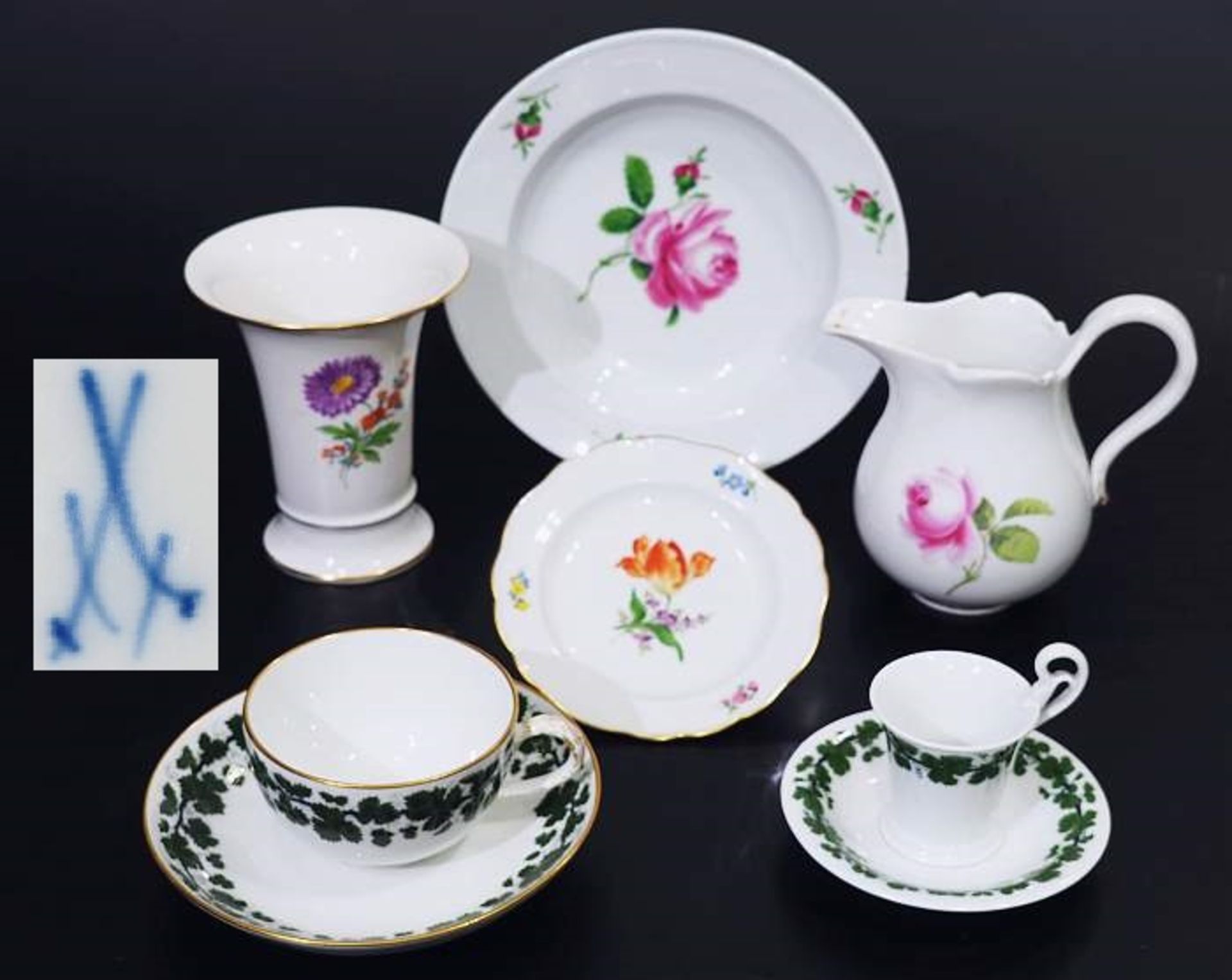 MEISSEN Konvolut, 6 Teile. MEISSEN Konvolut, 6 Teile: Im Einzelnen: 1) Teetasse und Untertasse in