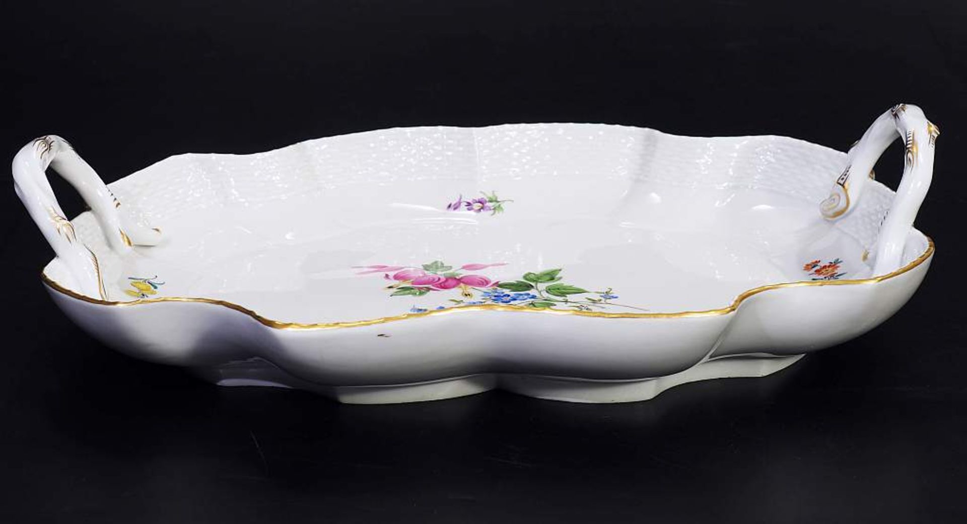 Henkelschale. MEISSEN Henkelschale. MEISSEN nach 1934, 1. Wahl. Modellnummer 3429. Reliefdekor "" - Bild 4 aus 5