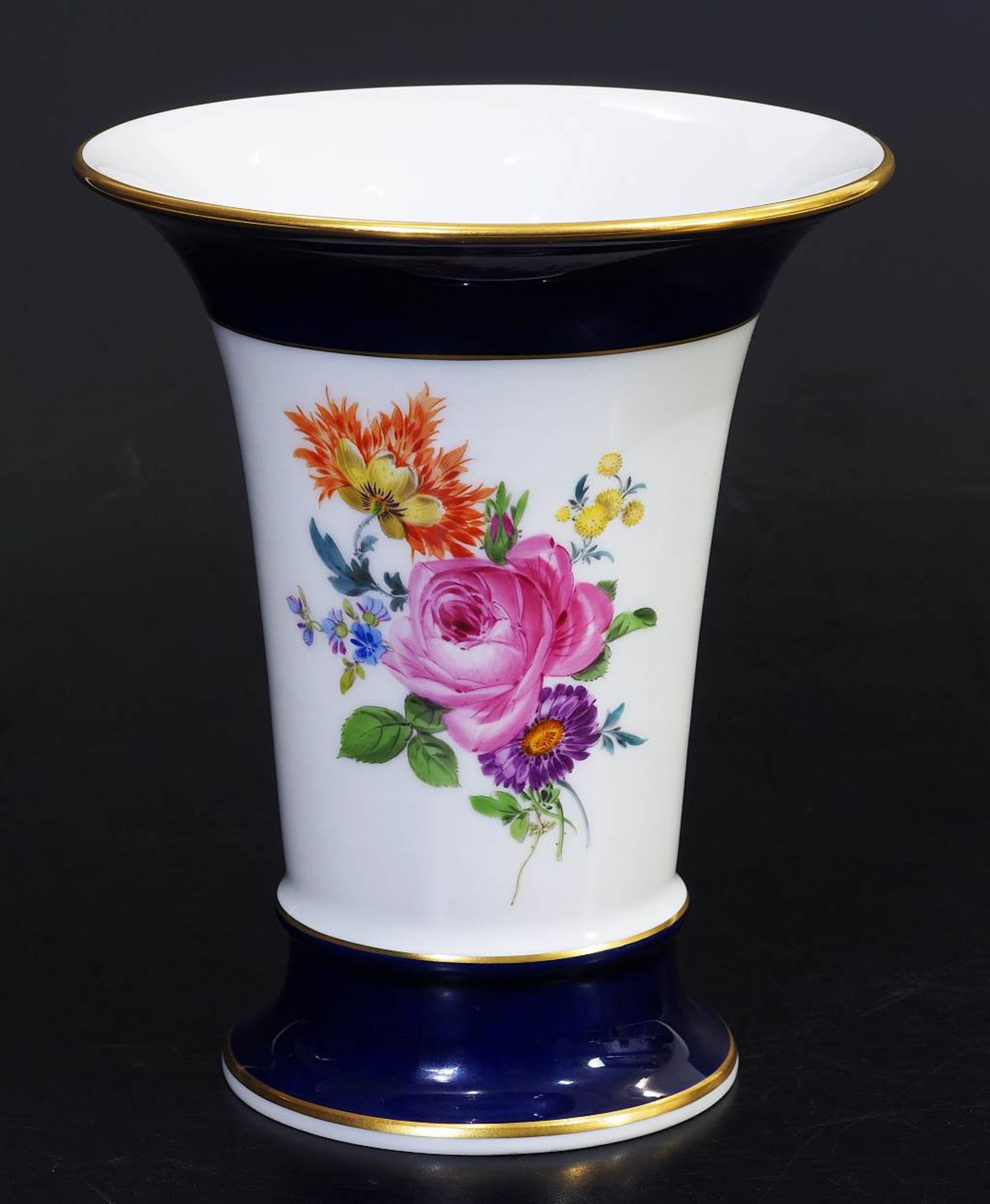 Kobalt-Vase. MEISSEN. Kobalt-Vase. MEISSEN 1957 - 1972, 1. Wahl. Modelljahr 1918, Modellnummer 428 / - Bild 2 aus 5