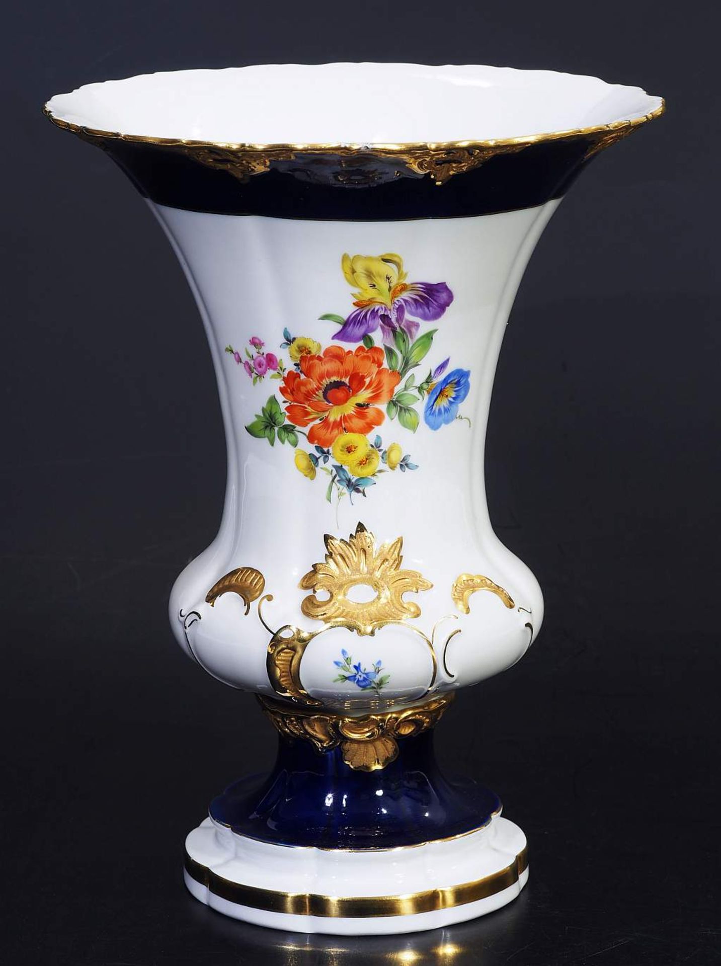 Prunkvase. MEISSEN 1957 - 1972, 1. WahlPrunkvase. MEISSEN 1957 - 1972, 1. Wahl. Modelljahr 1761, - Bild 2 aus 5